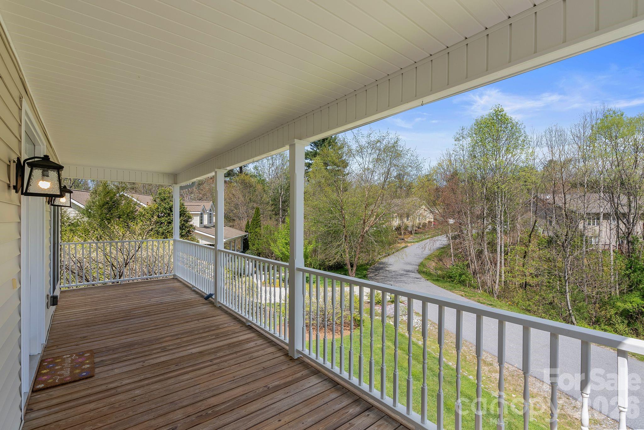 79 Mill Pond Way — Hendersonville
