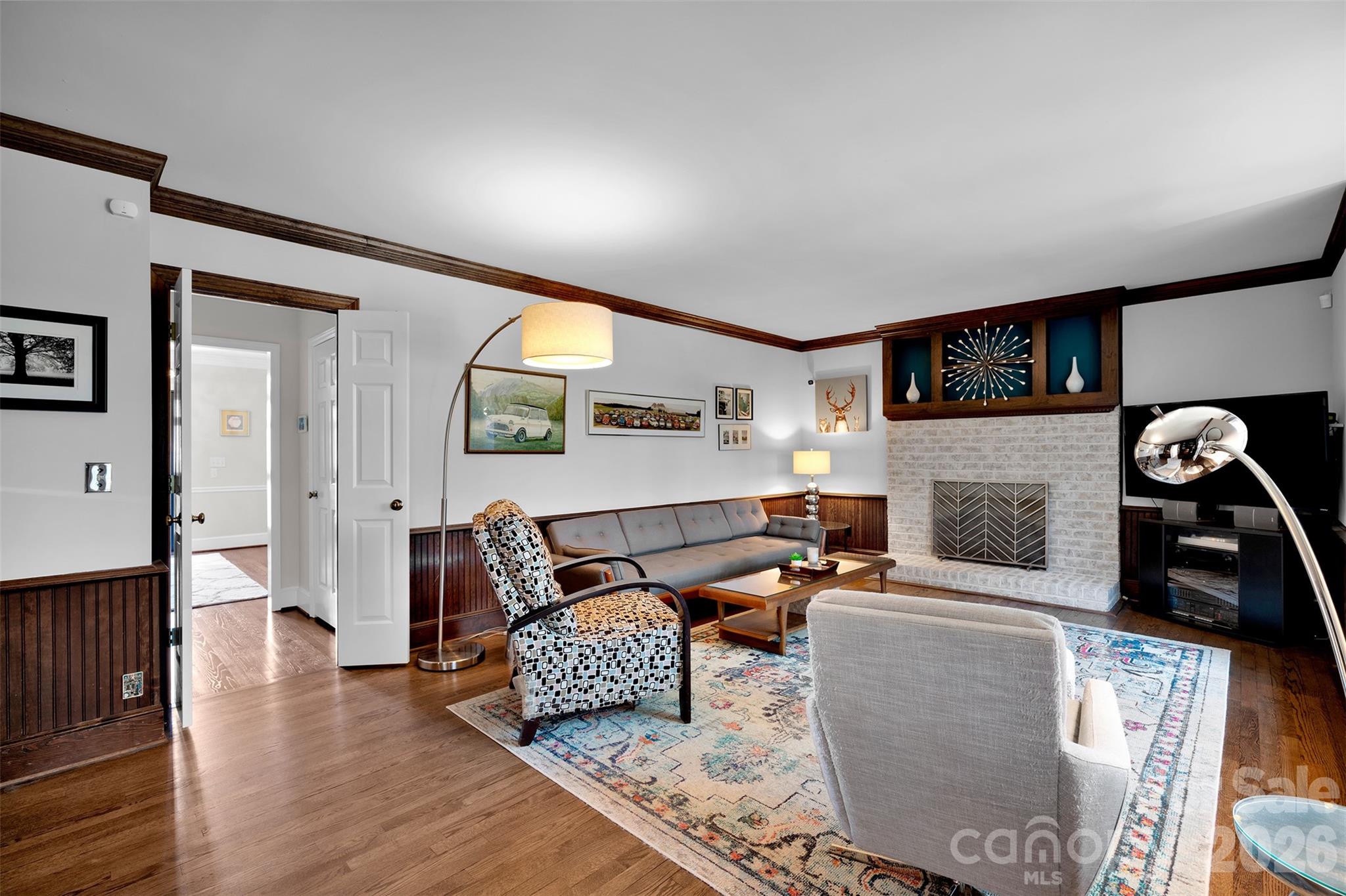 421 Sardis Lane — Charlotte