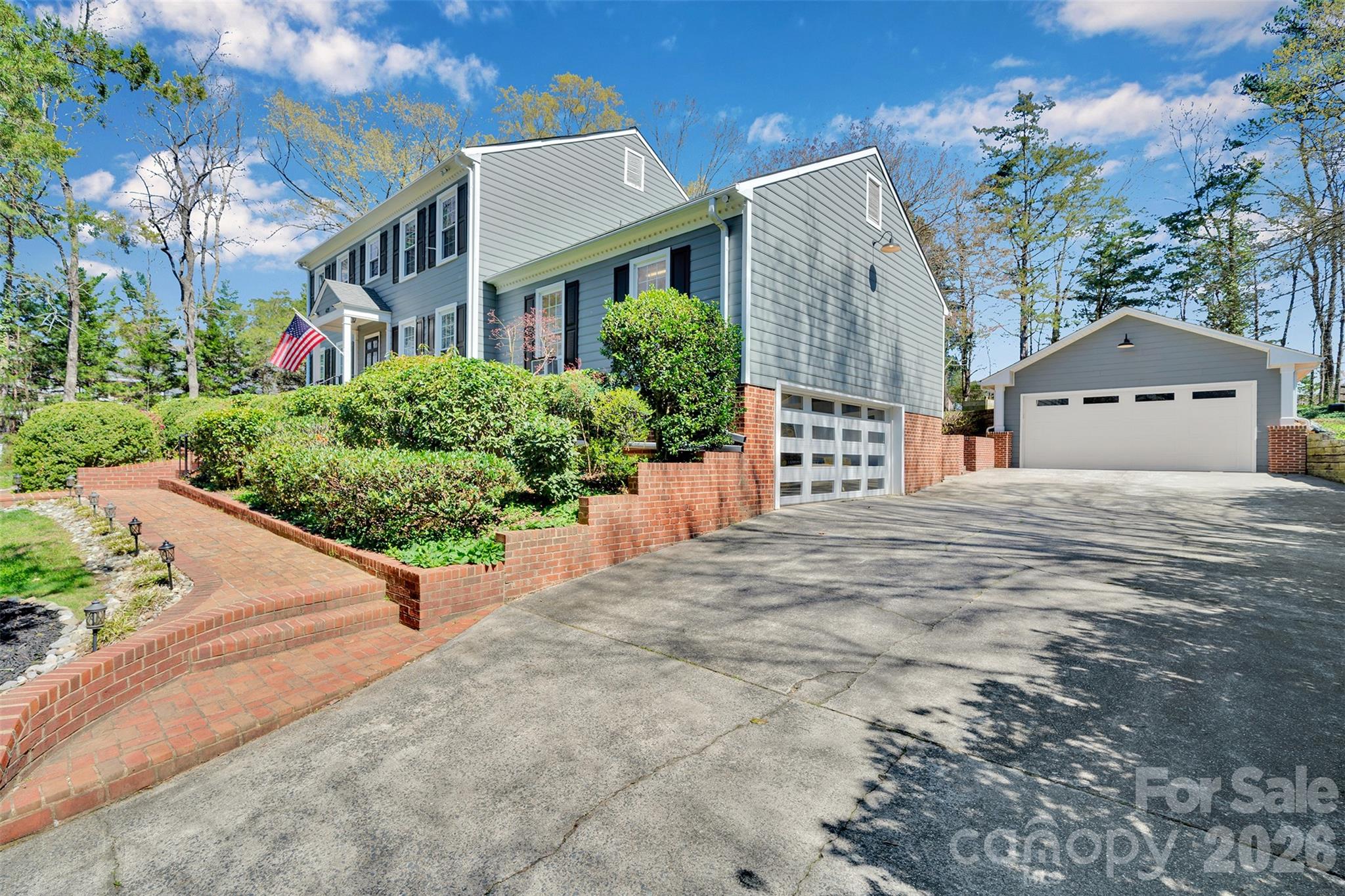 421 Sardis Lane — Charlotte