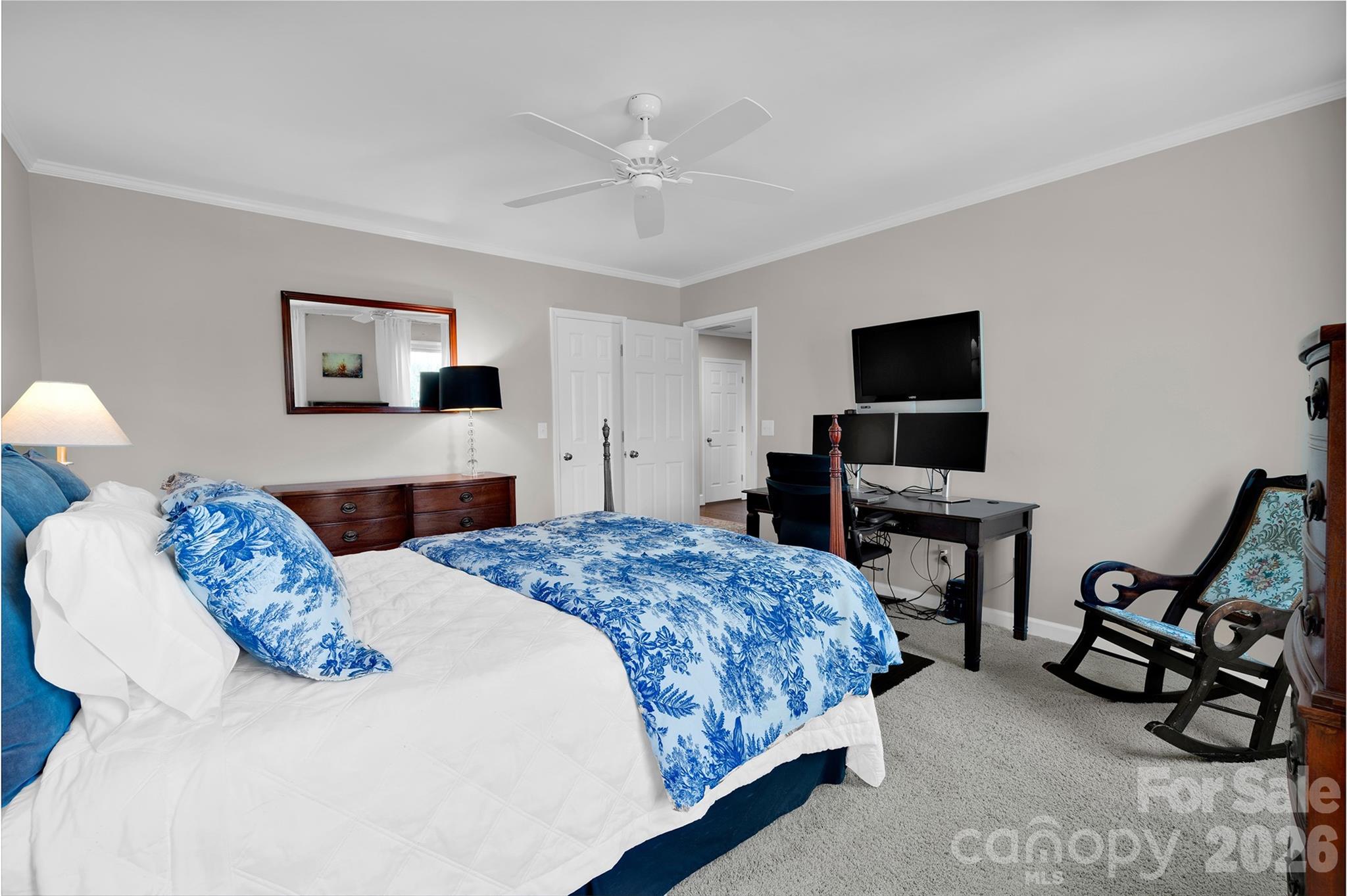 421 Sardis Lane — Charlotte