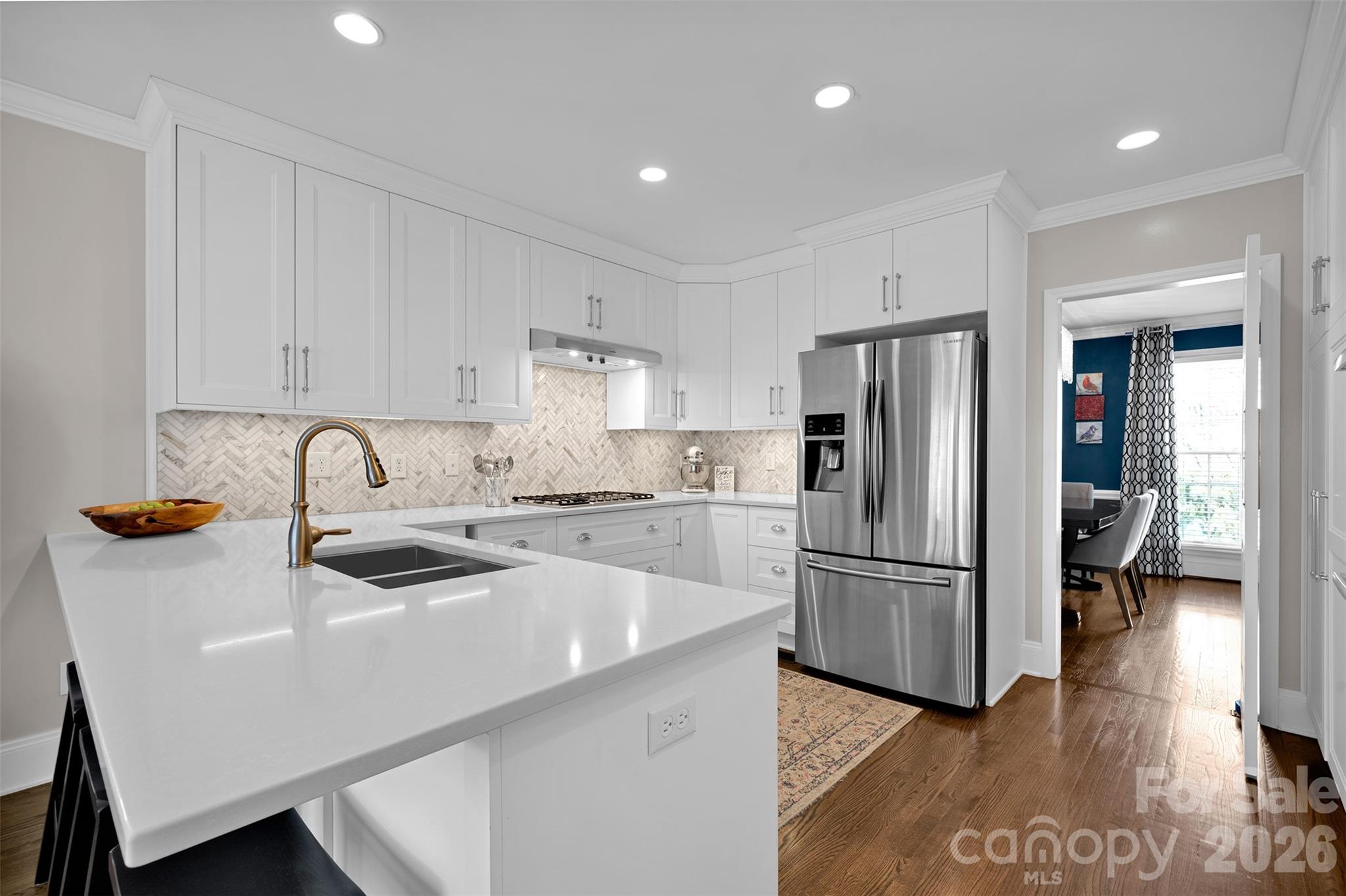 421 Sardis Lane — Charlotte