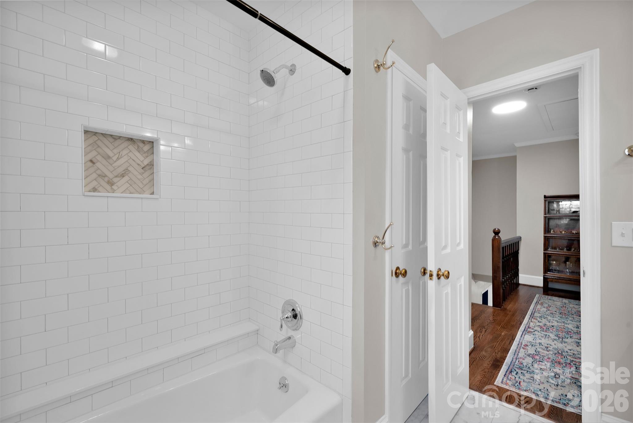 421 Sardis Lane — Charlotte