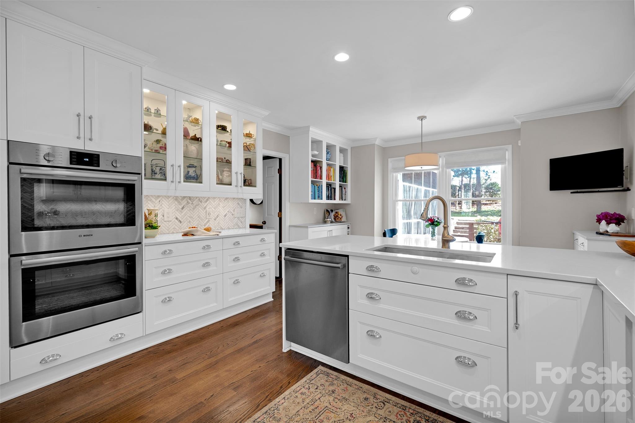 421 Sardis Lane — Charlotte