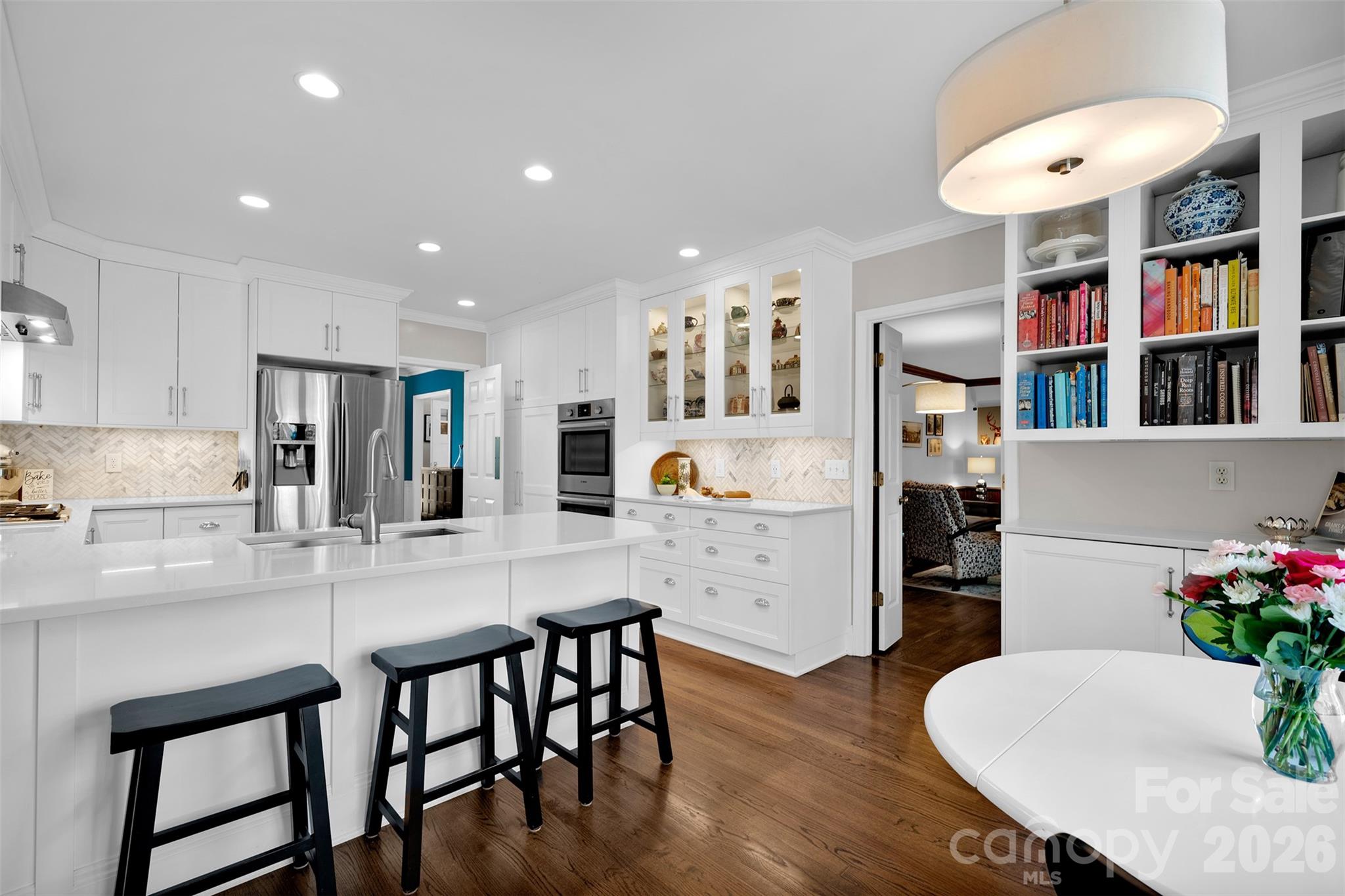 421 Sardis Lane — Charlotte
