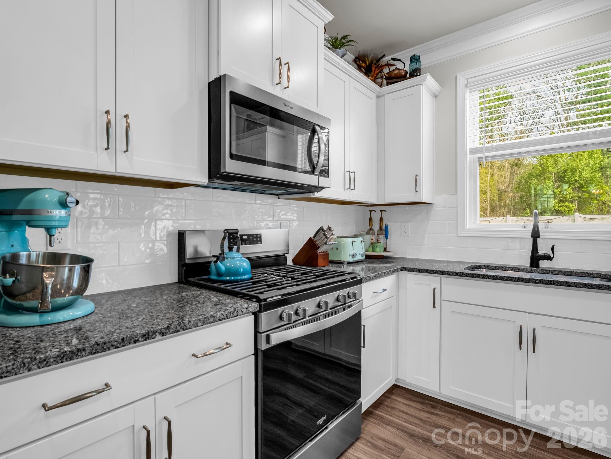383 Fox Cove Road — Hendersonville