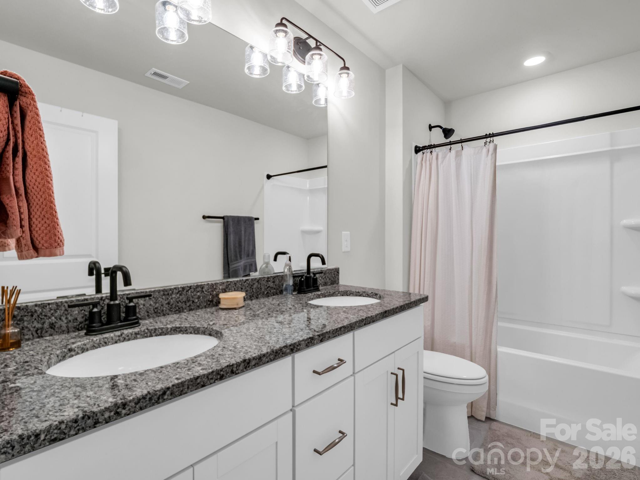 383 Fox Cove Road — Hendersonville