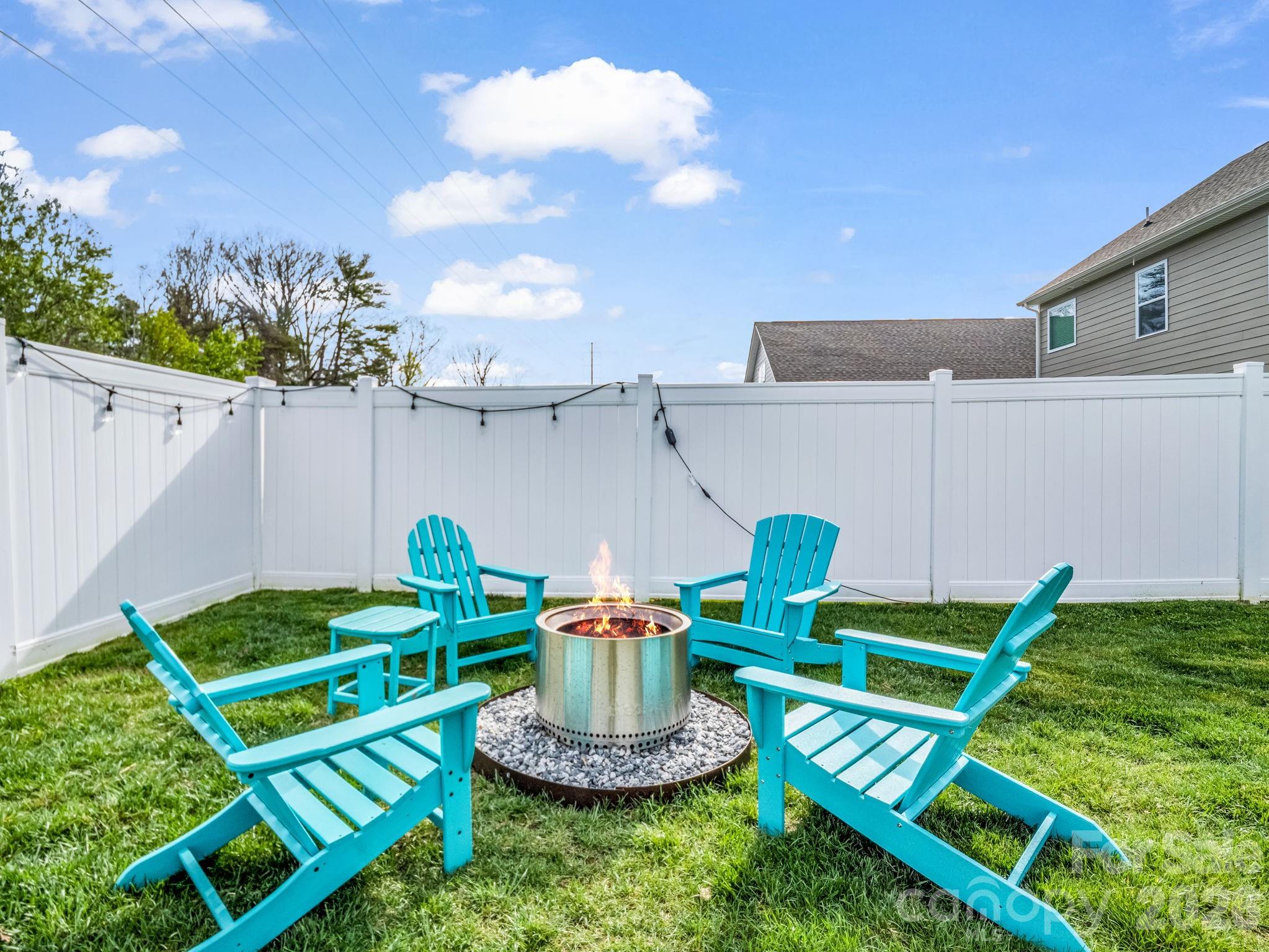 383 Fox Cove Road — Hendersonville