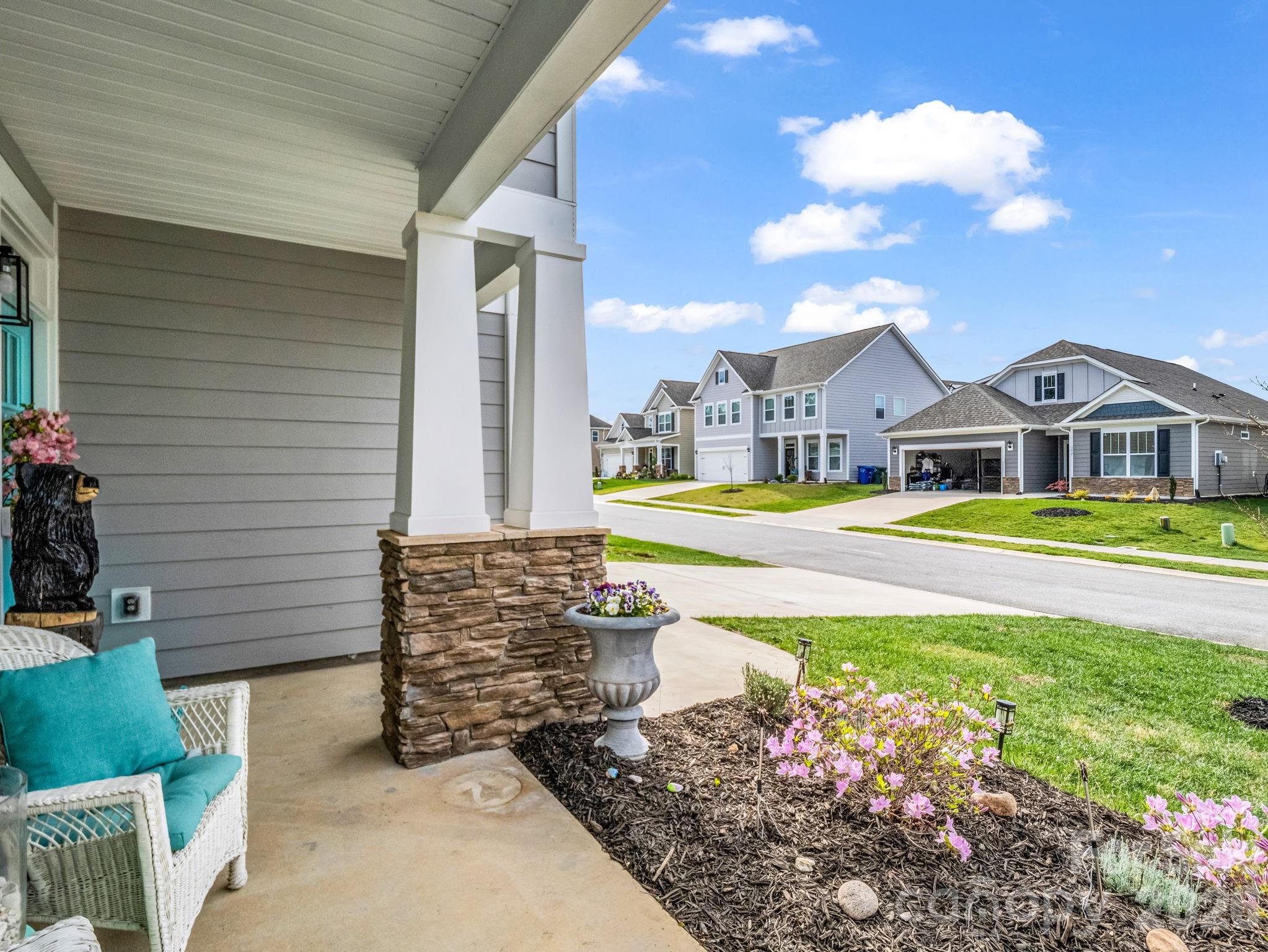 383 Fox Cove Road — Hendersonville