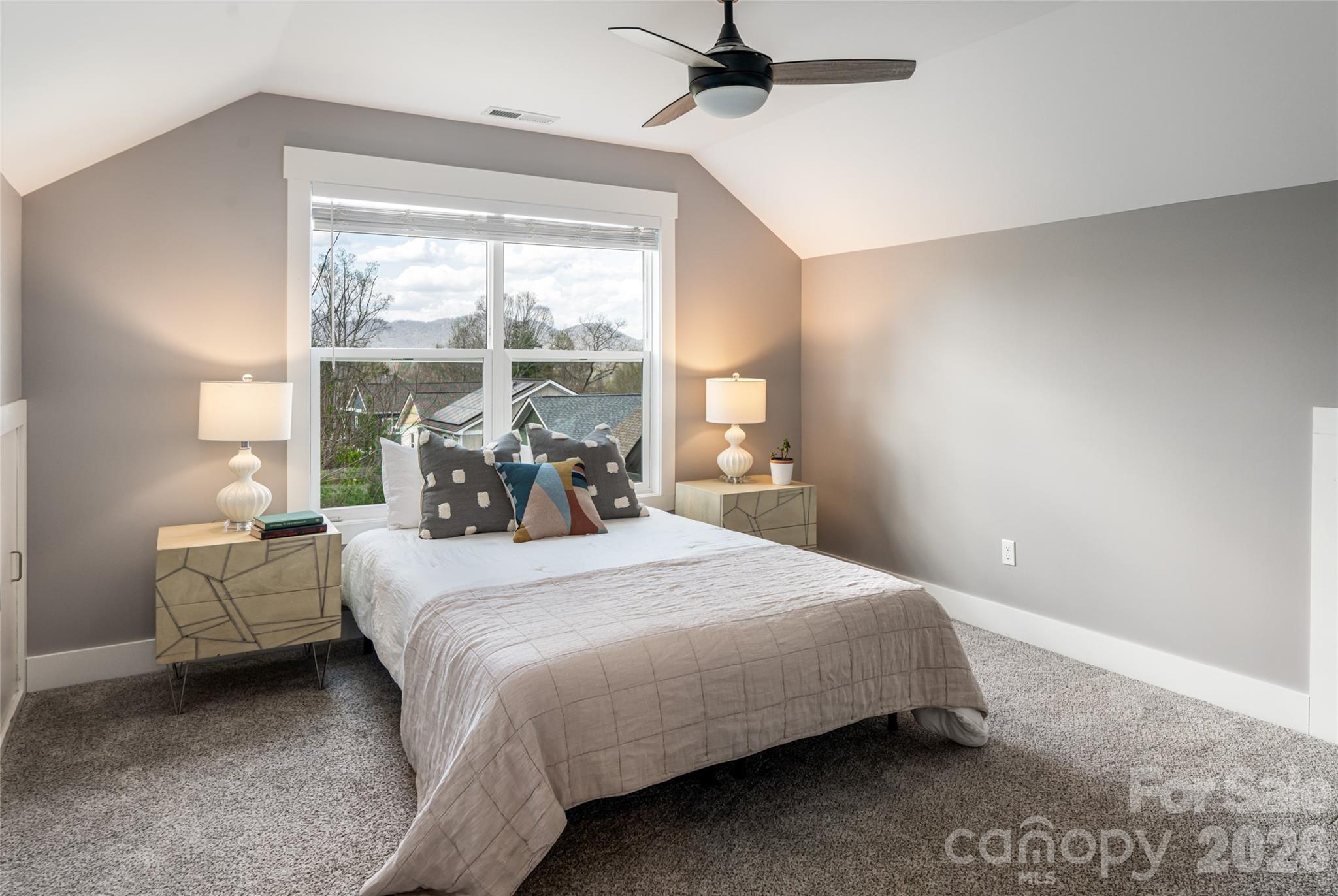 35 Alice Clement Lane — Asheville
