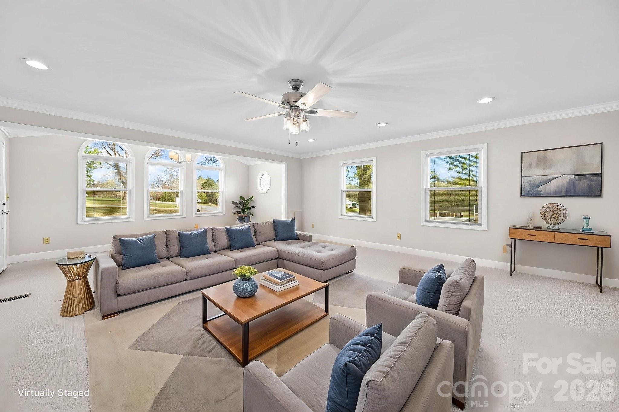 164 New York Avenue — Peachland