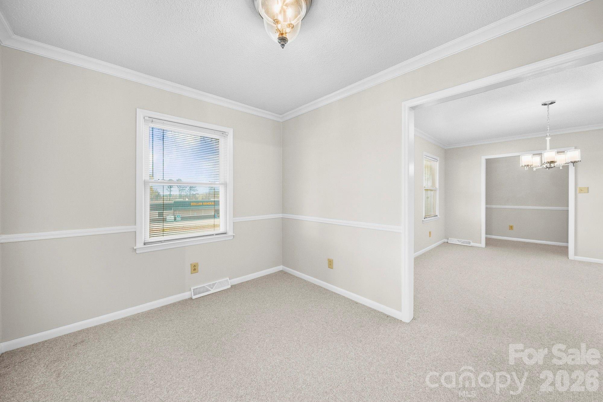 164 New York Avenue — Peachland
