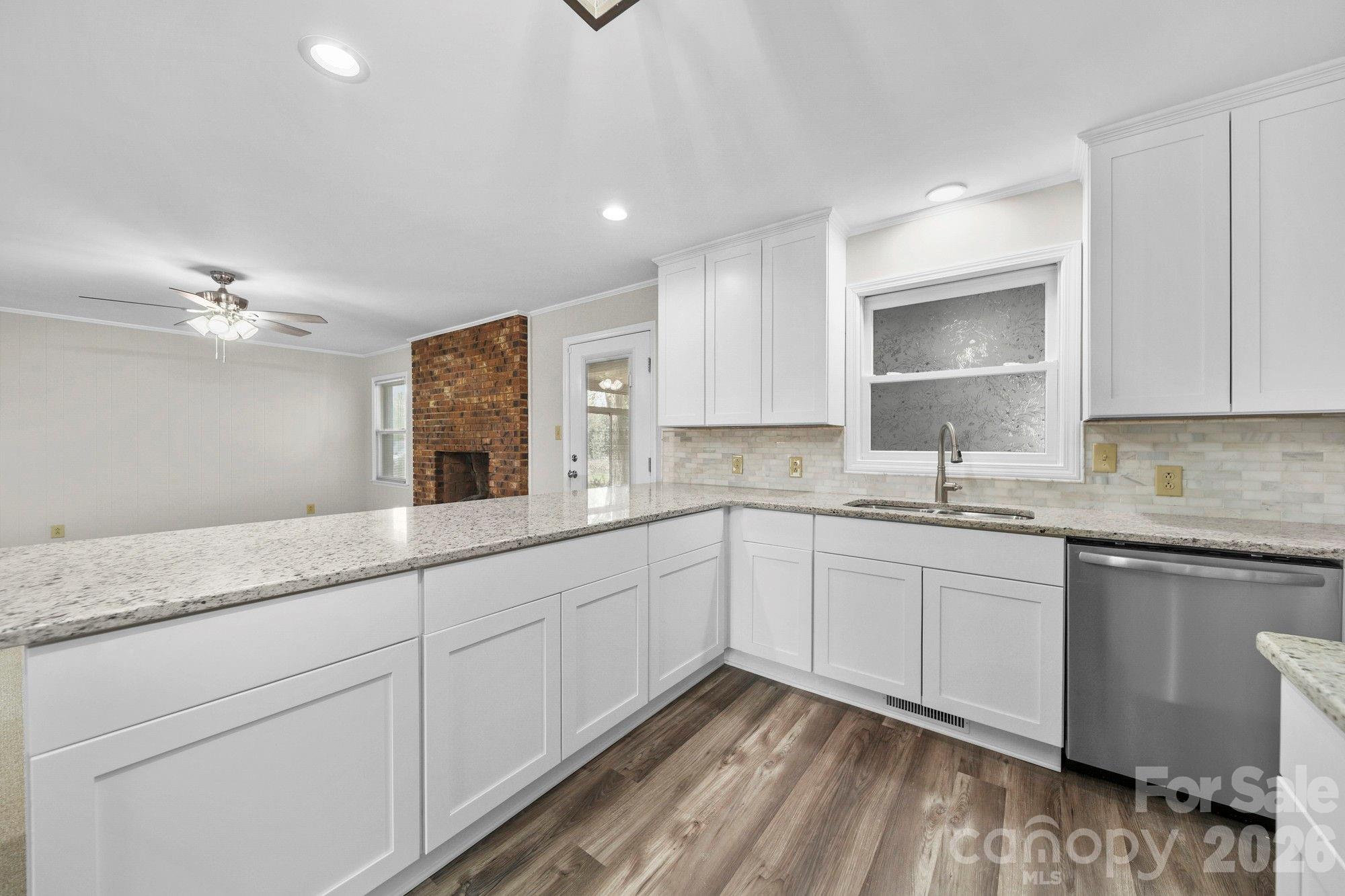 164 New York Avenue — Peachland