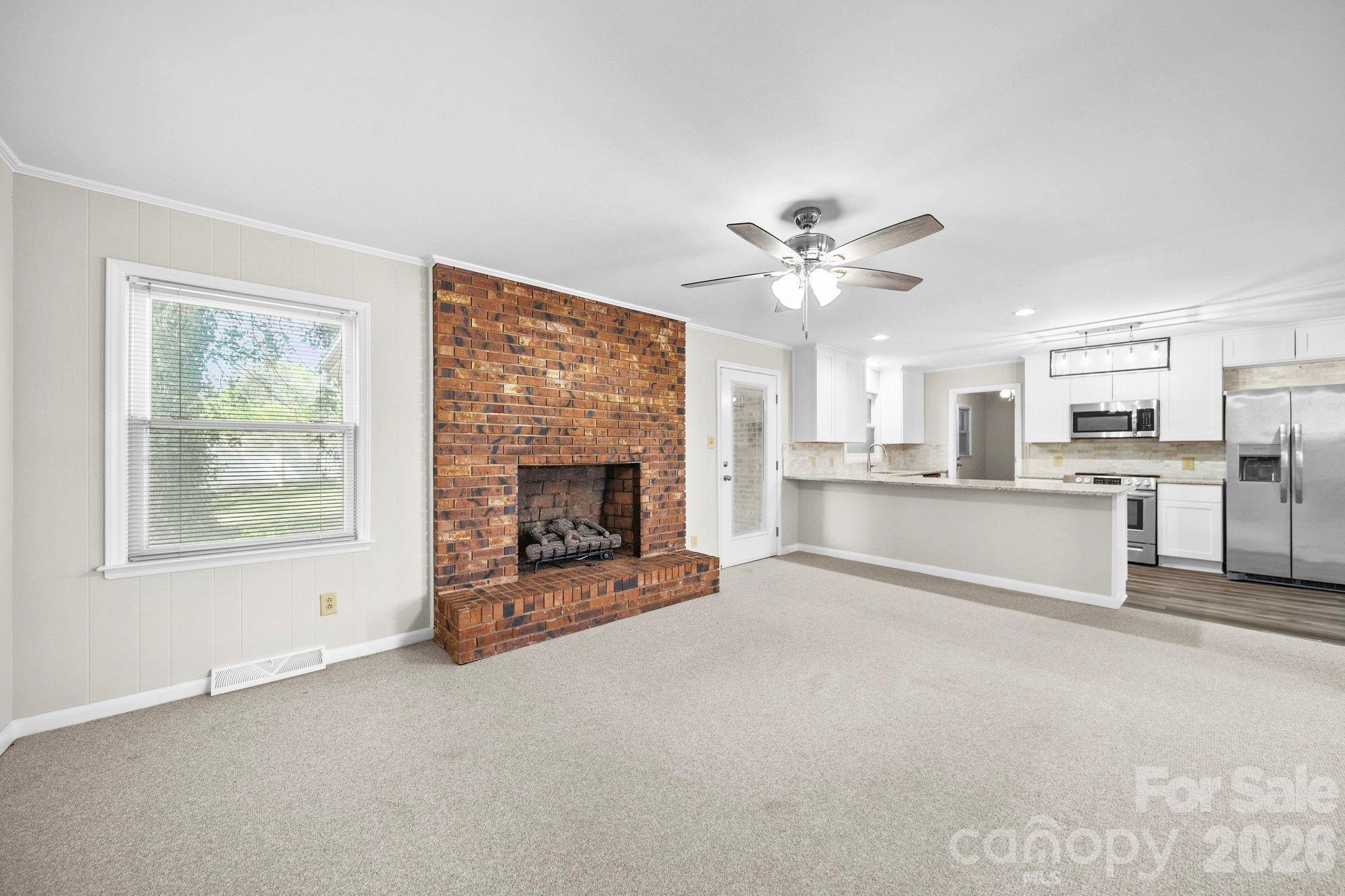 164 New York Avenue — Peachland