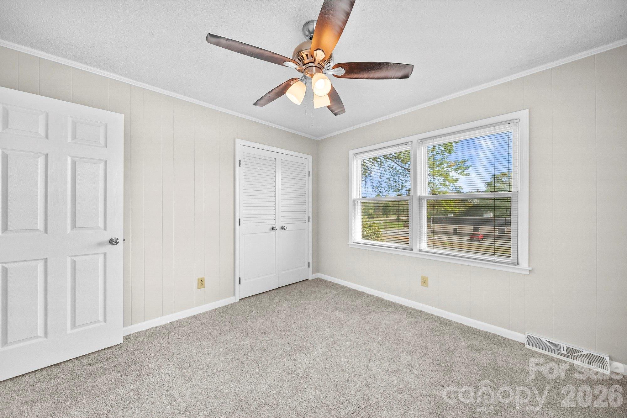 164 New York Avenue — Peachland