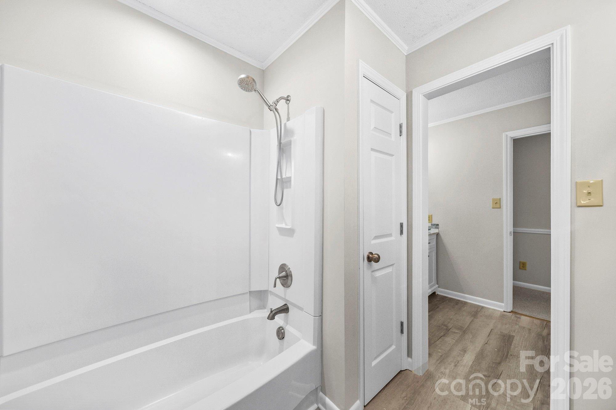 164 New York Avenue — Peachland