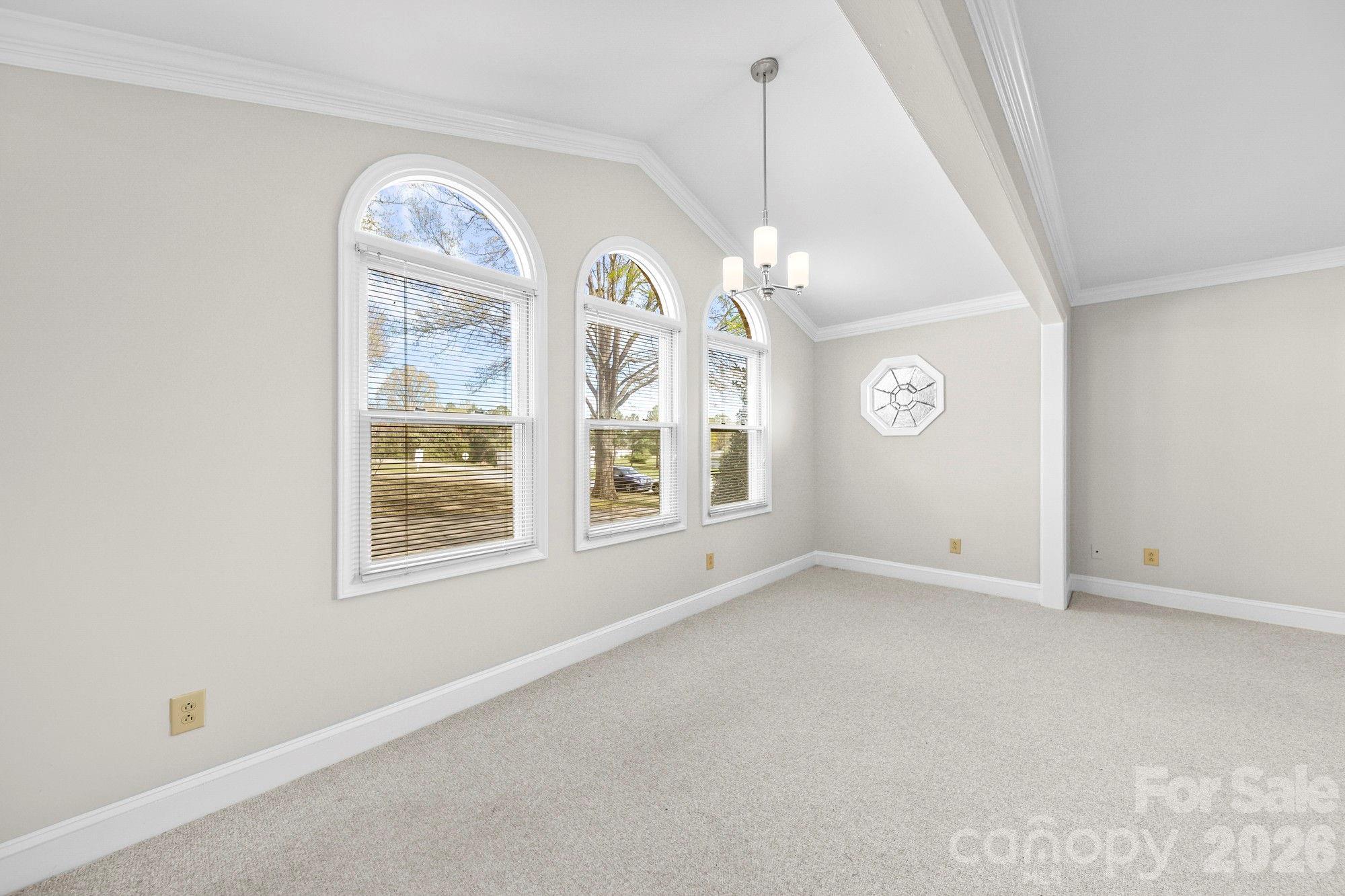 164 New York Avenue — Peachland