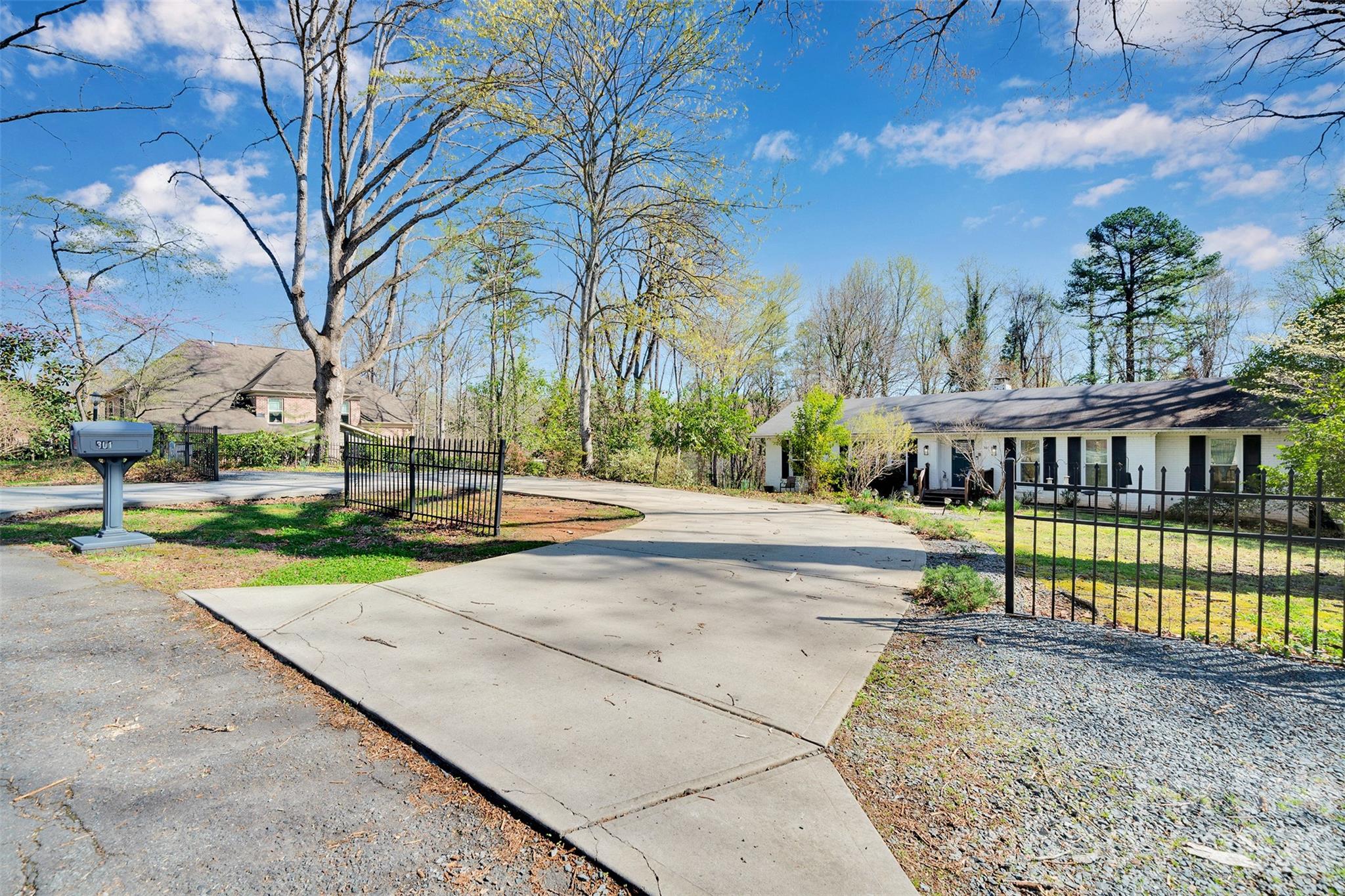301 Hillandale Drive — Charlotte