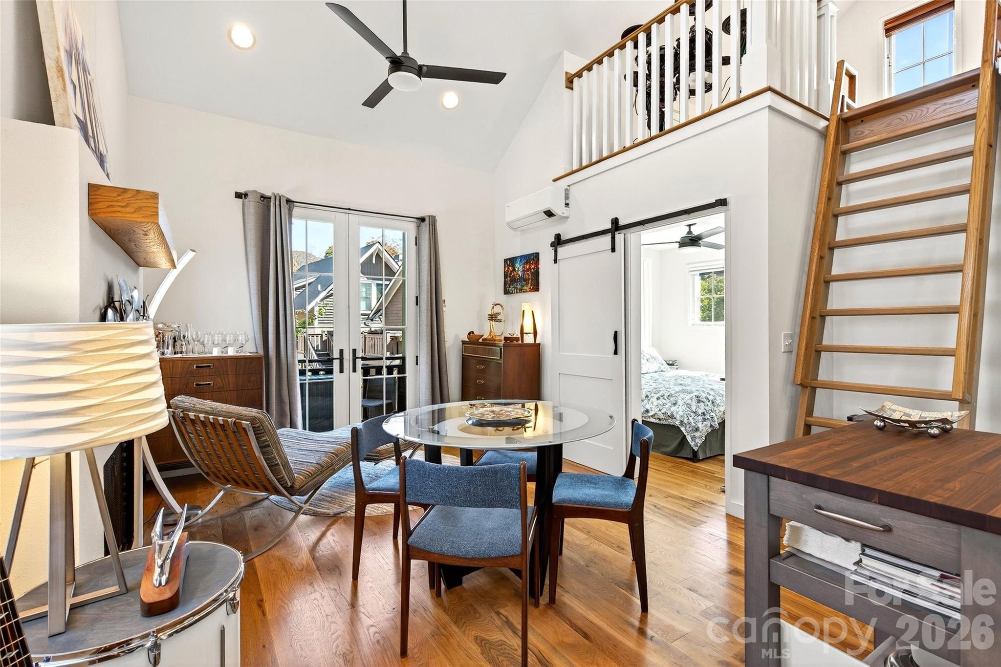 9 Fay Jones Lane — Black Mountain