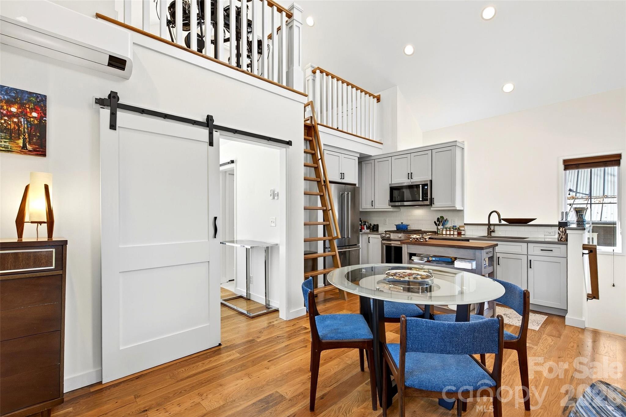 9 Fay Jones Lane — Black Mountain