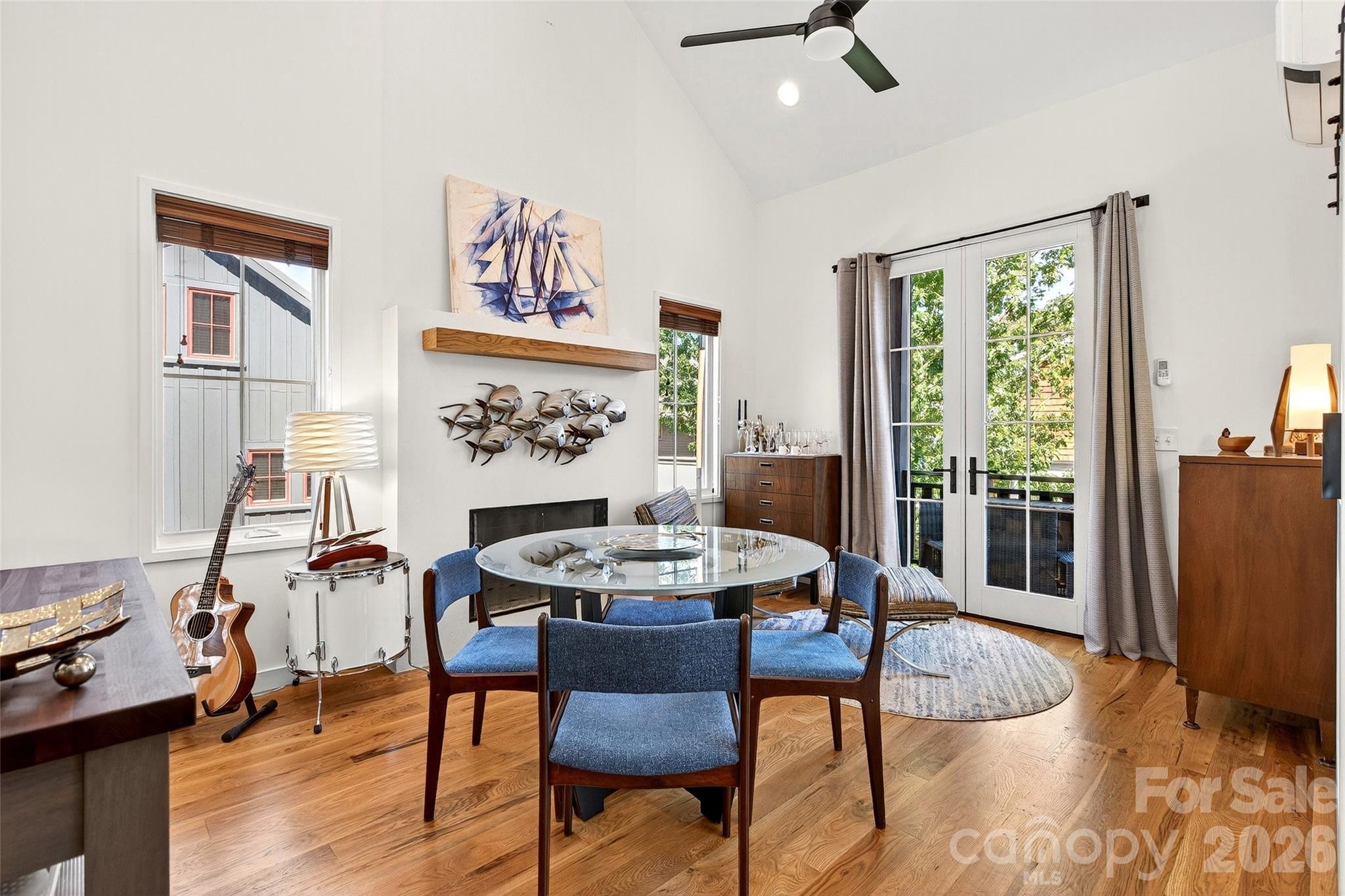9 Fay Jones Lane — Black Mountain