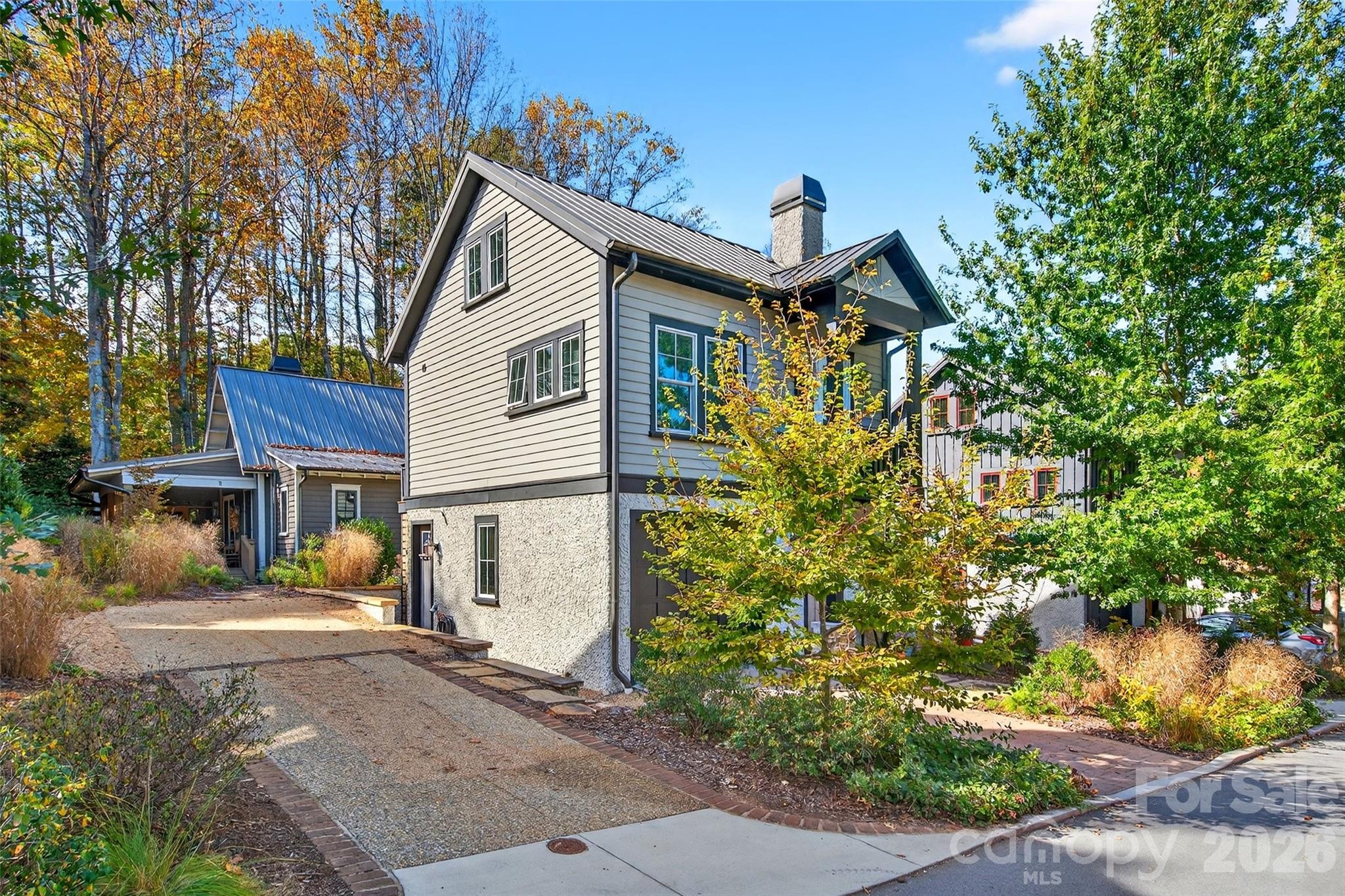 9 Fay Jones Lane — Black Mountain