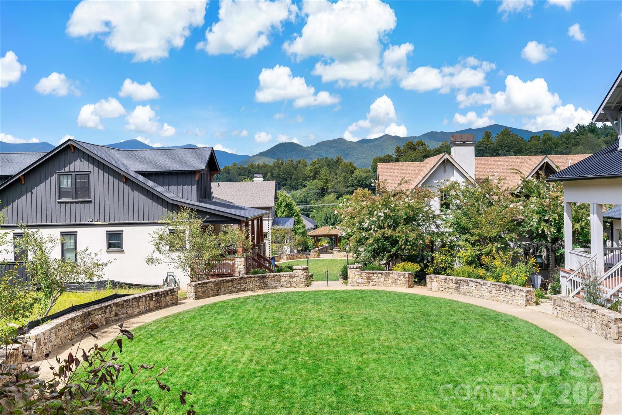 9 Fay Jones Lane — Black Mountain