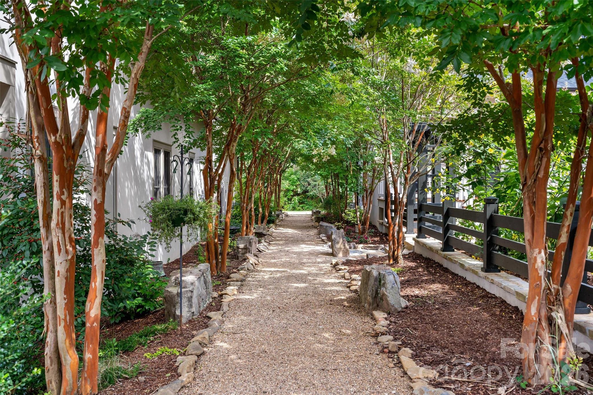 9 Fay Jones Lane — Black Mountain