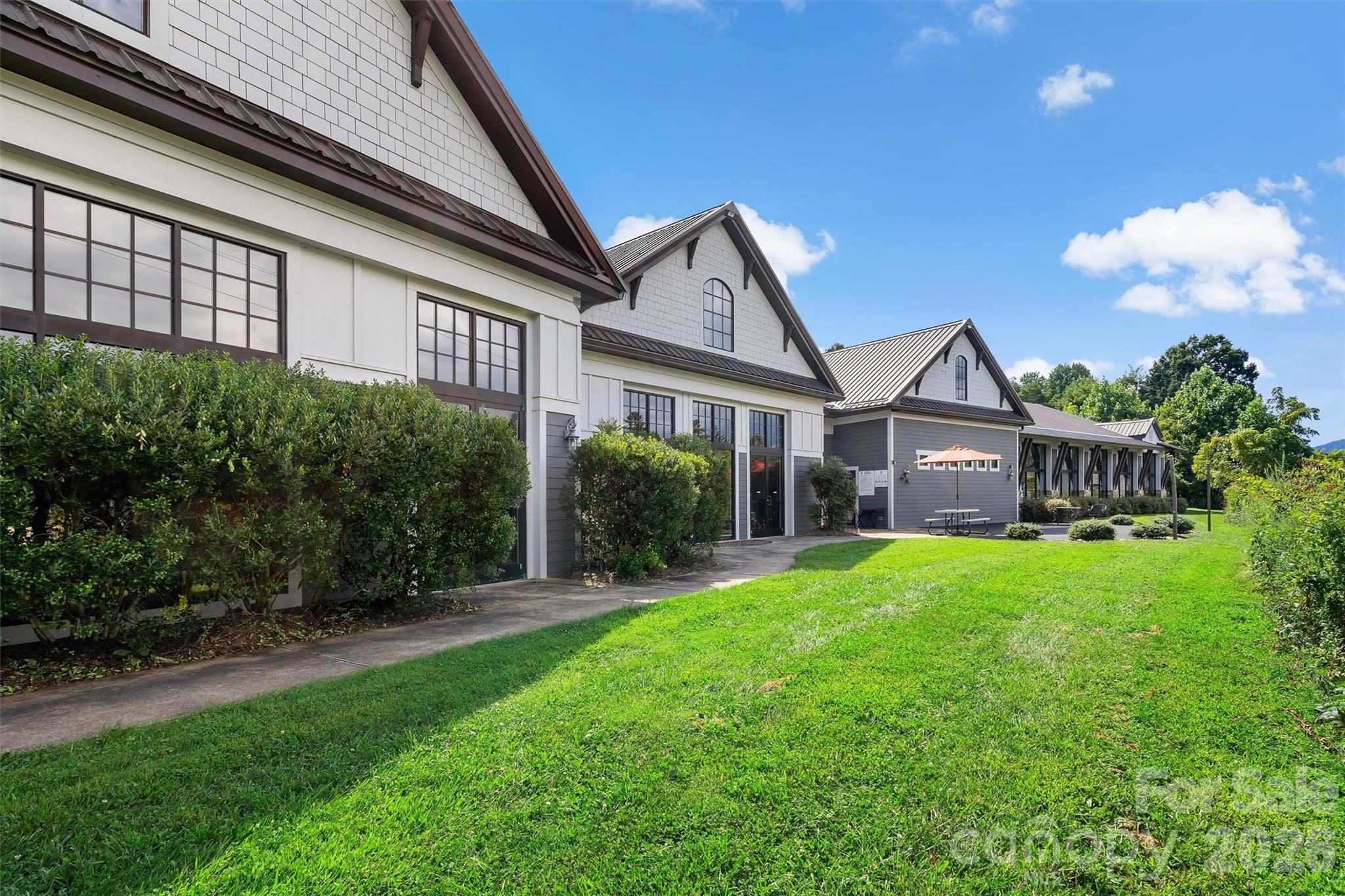 9 Fay Jones Lane — Black Mountain