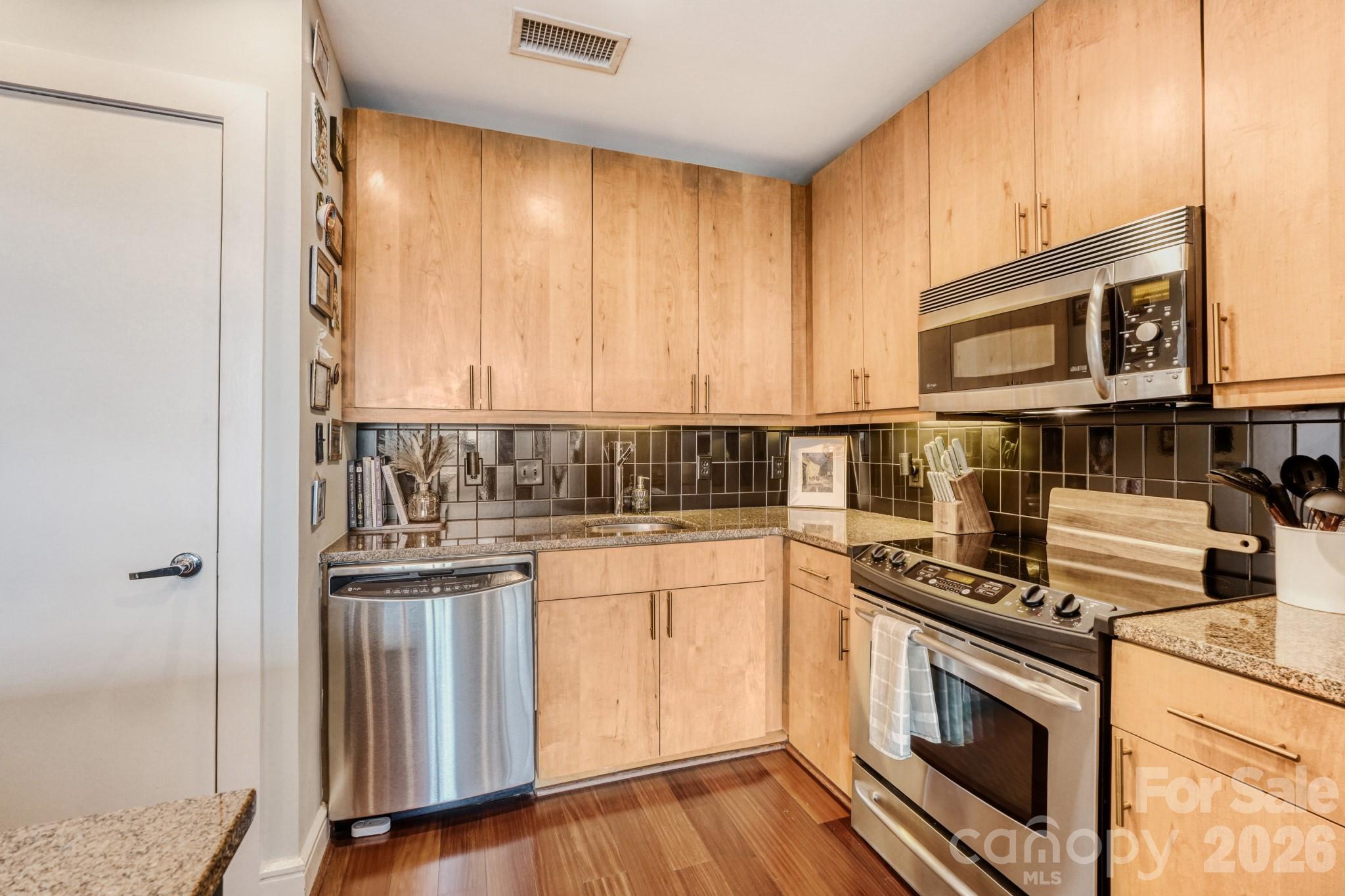 333 W Trade Street W #1105 — Charlotte