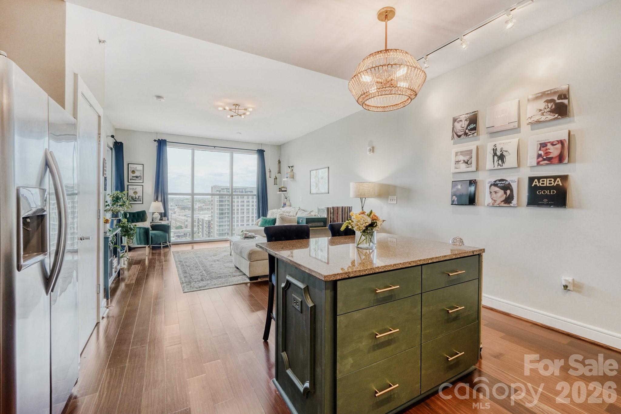 333 W Trade Street W #1105 — Charlotte