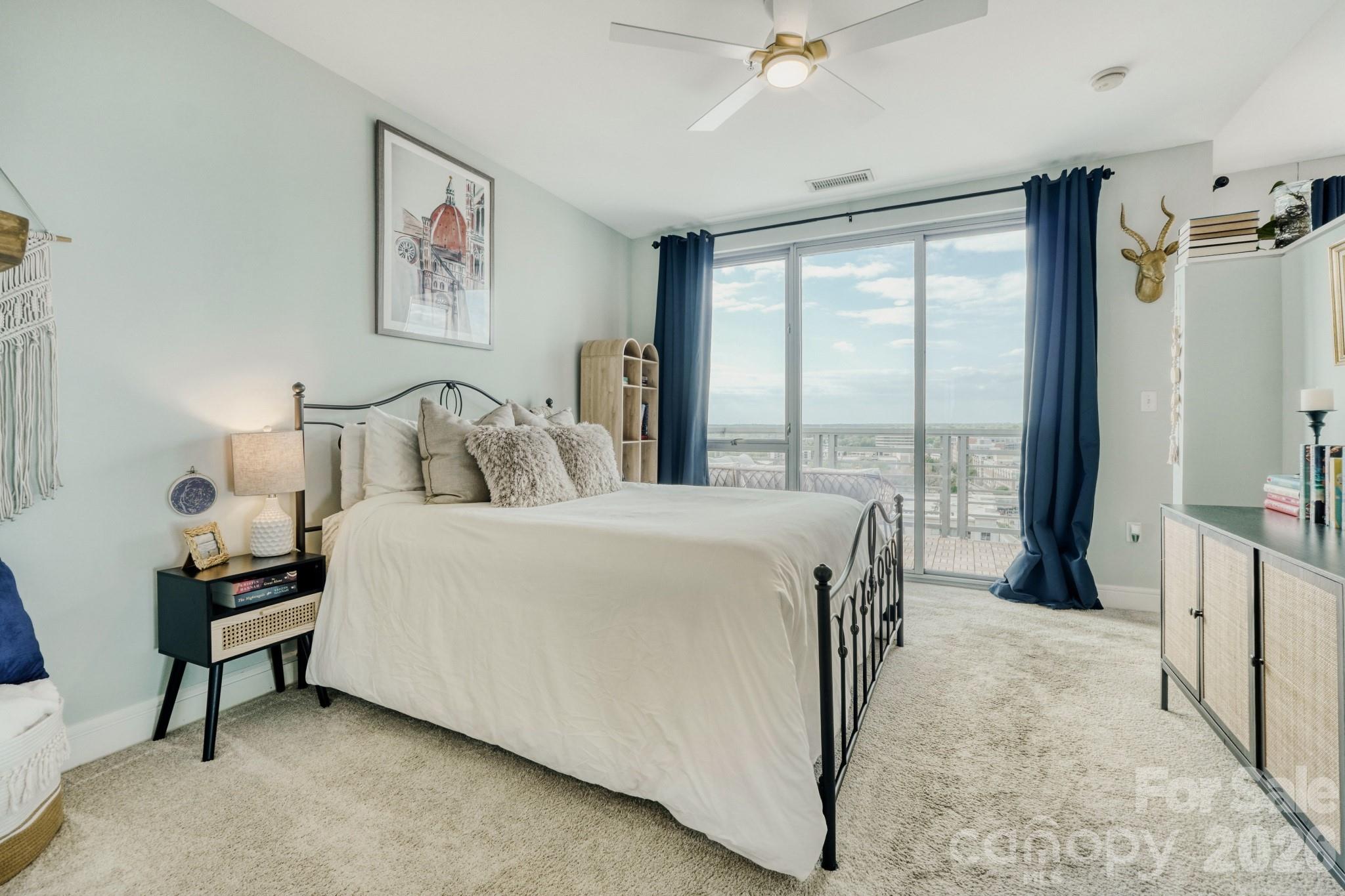 333 W Trade Street W #1105 — Charlotte