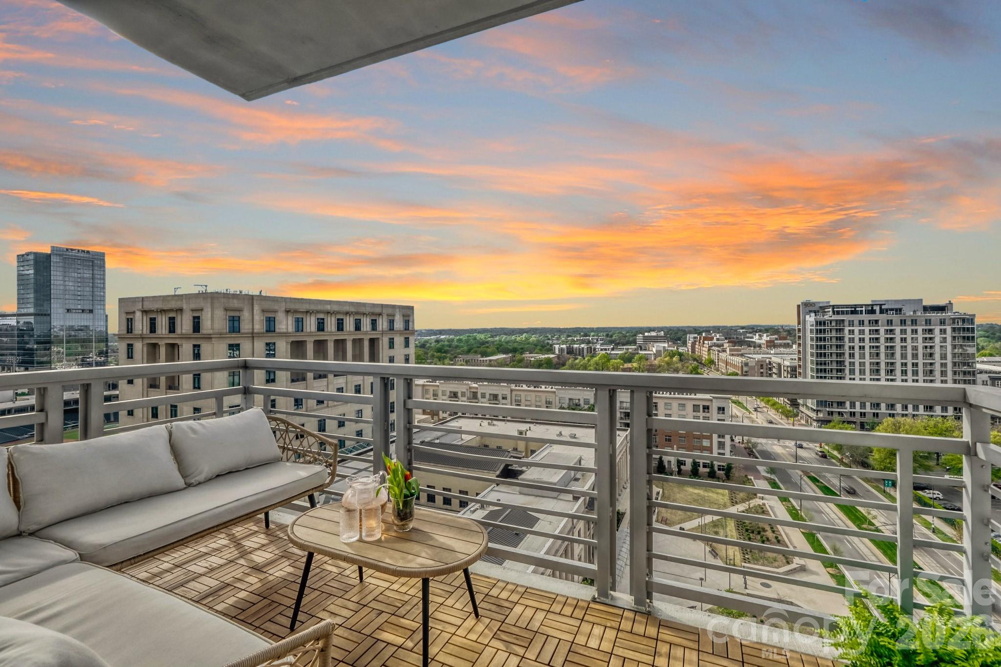 333 W Trade Street W #1105 — Charlotte