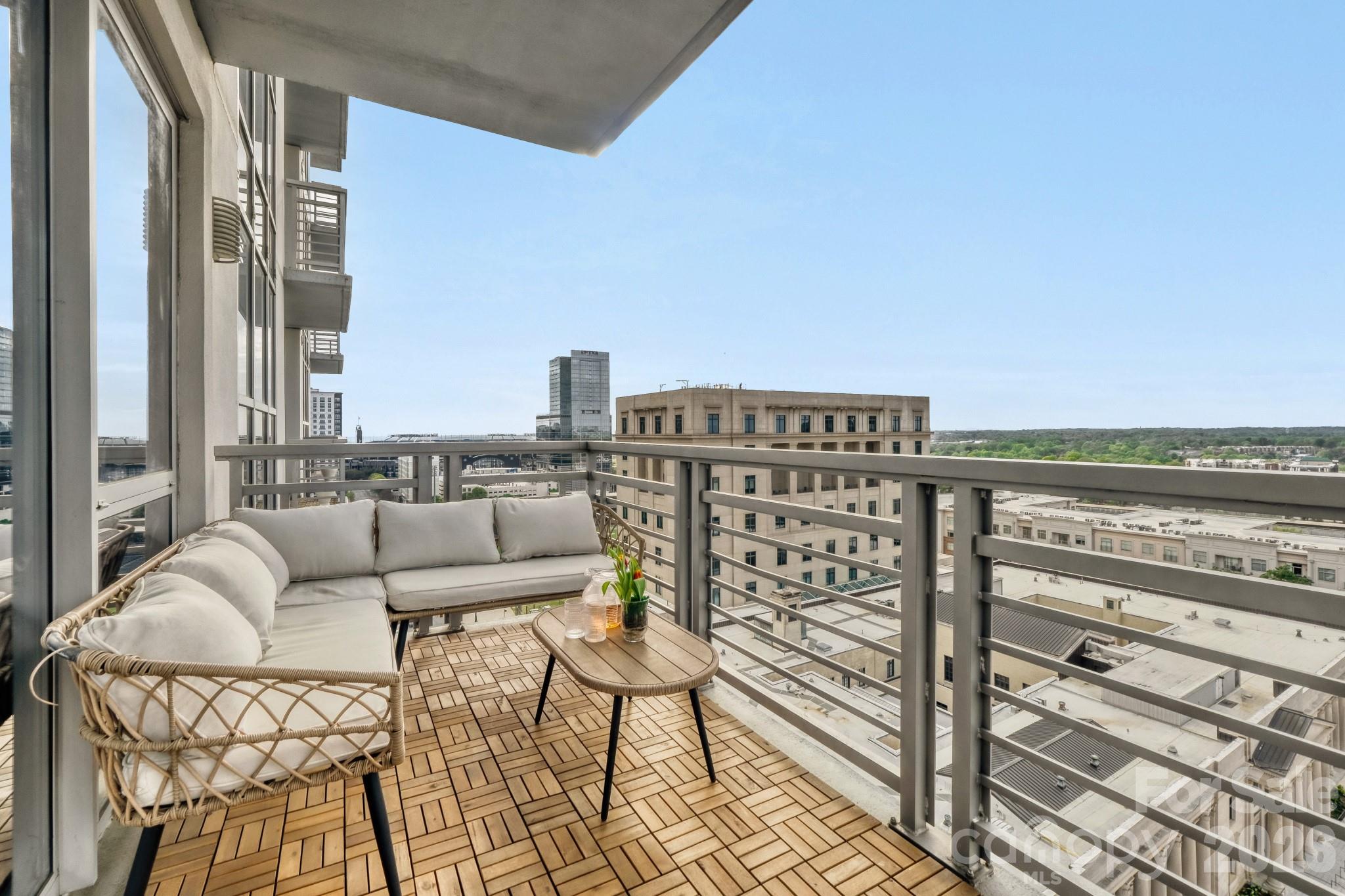 333 W Trade Street W #1105 — Charlotte