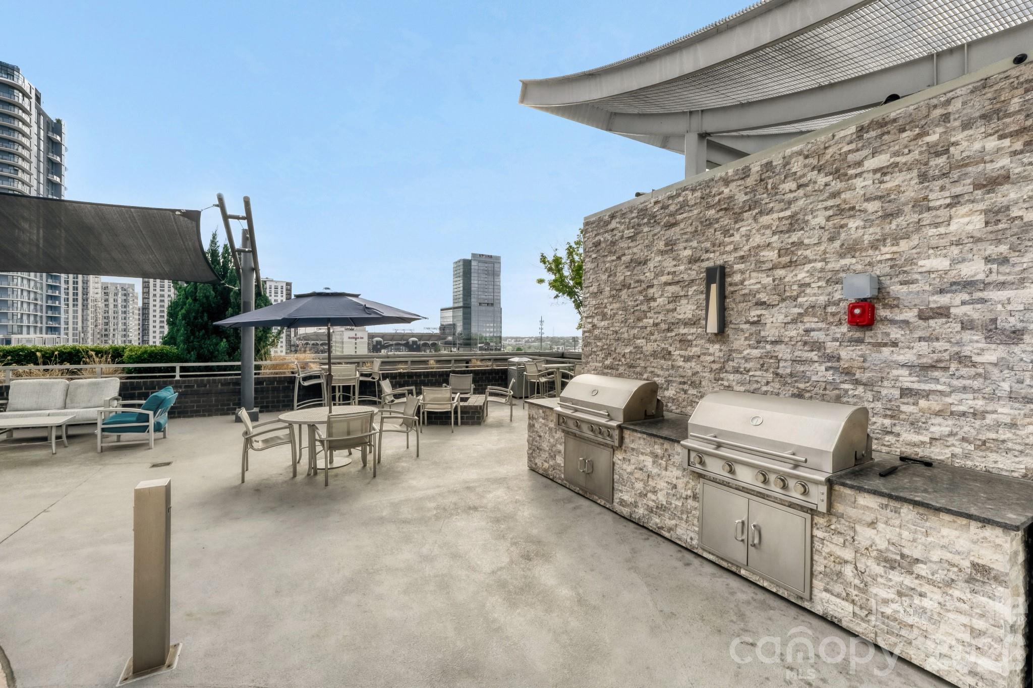 333 W Trade Street W #1105 — Charlotte