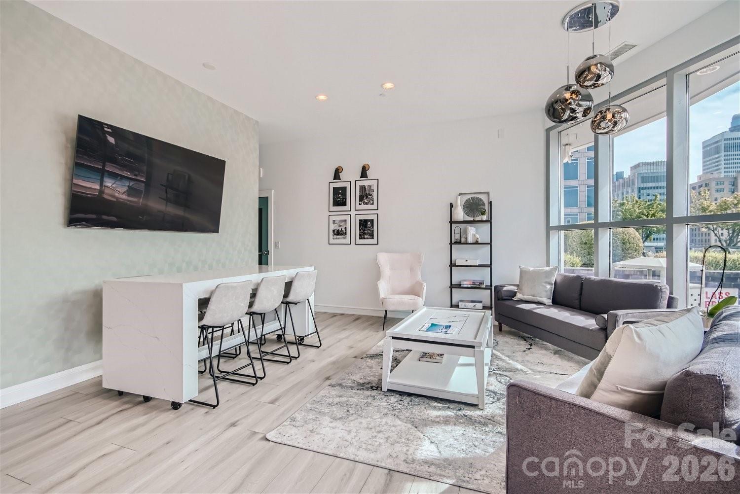 333 W Trade Street W #1105 — Charlotte