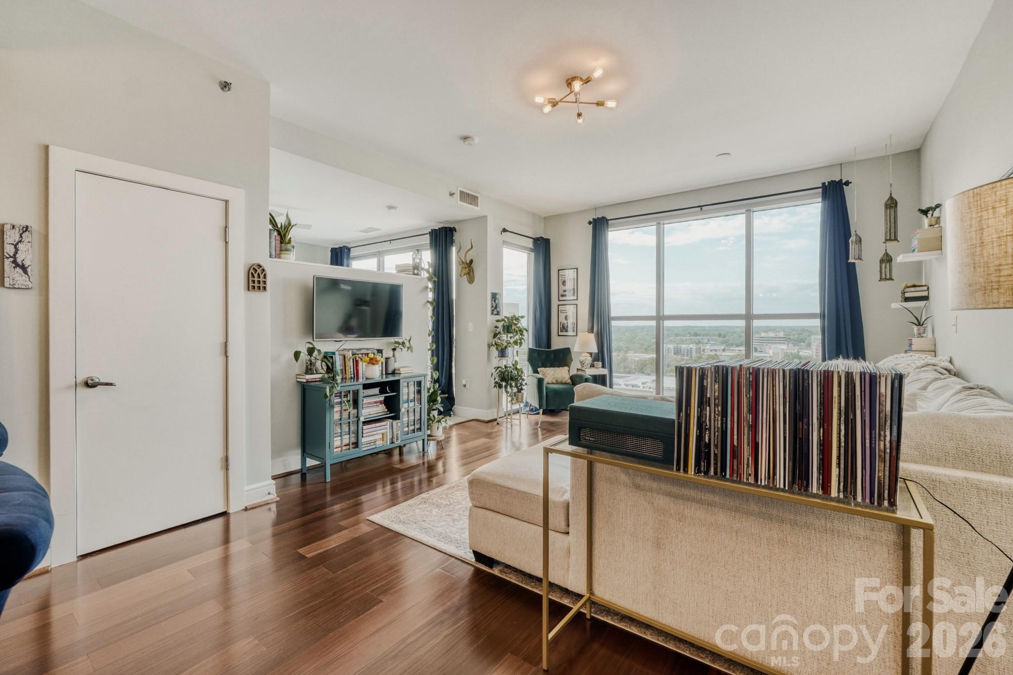333 W Trade Street W #1105 — Charlotte