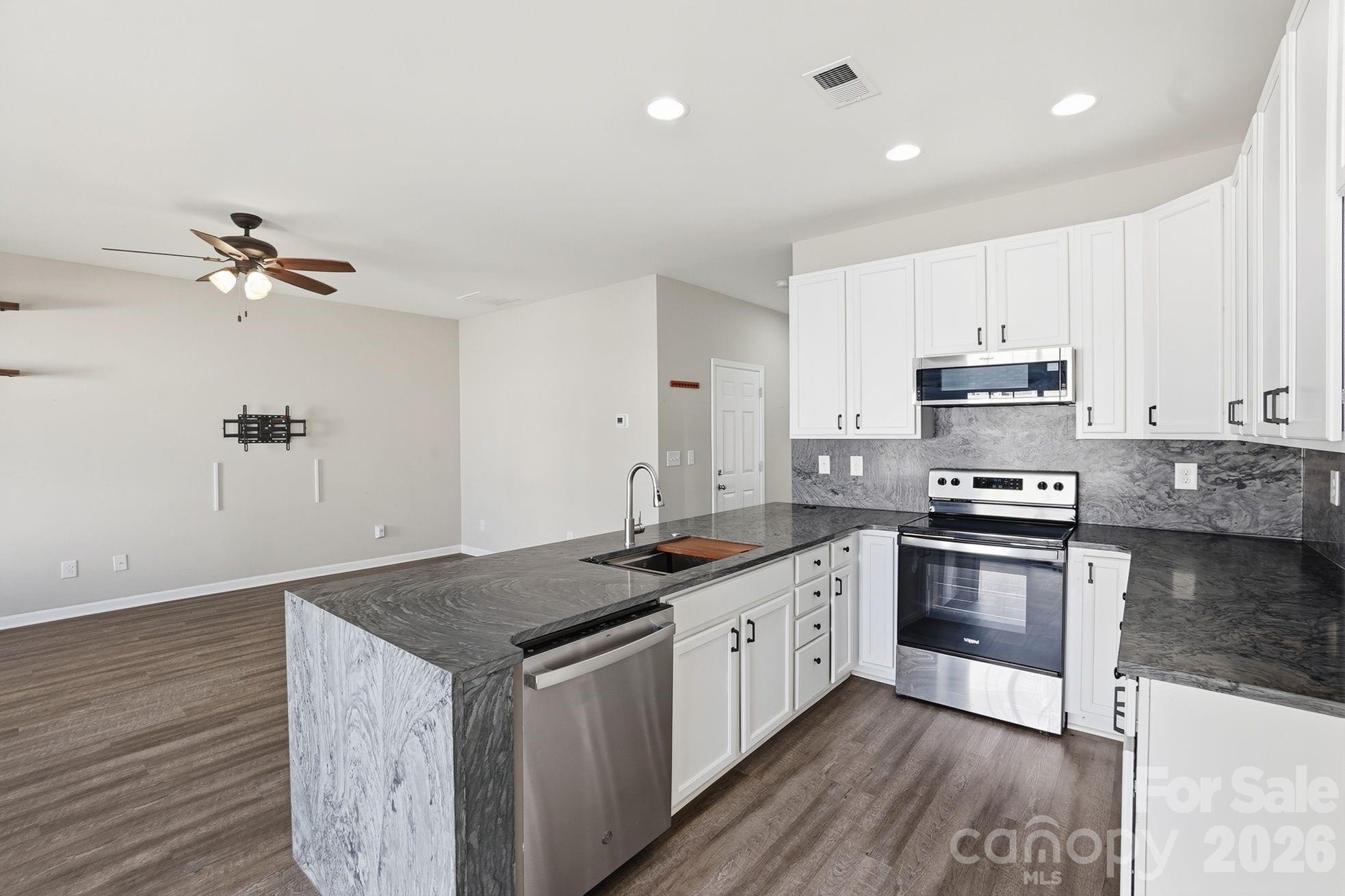 2095 Shady Pond Drive — Clover