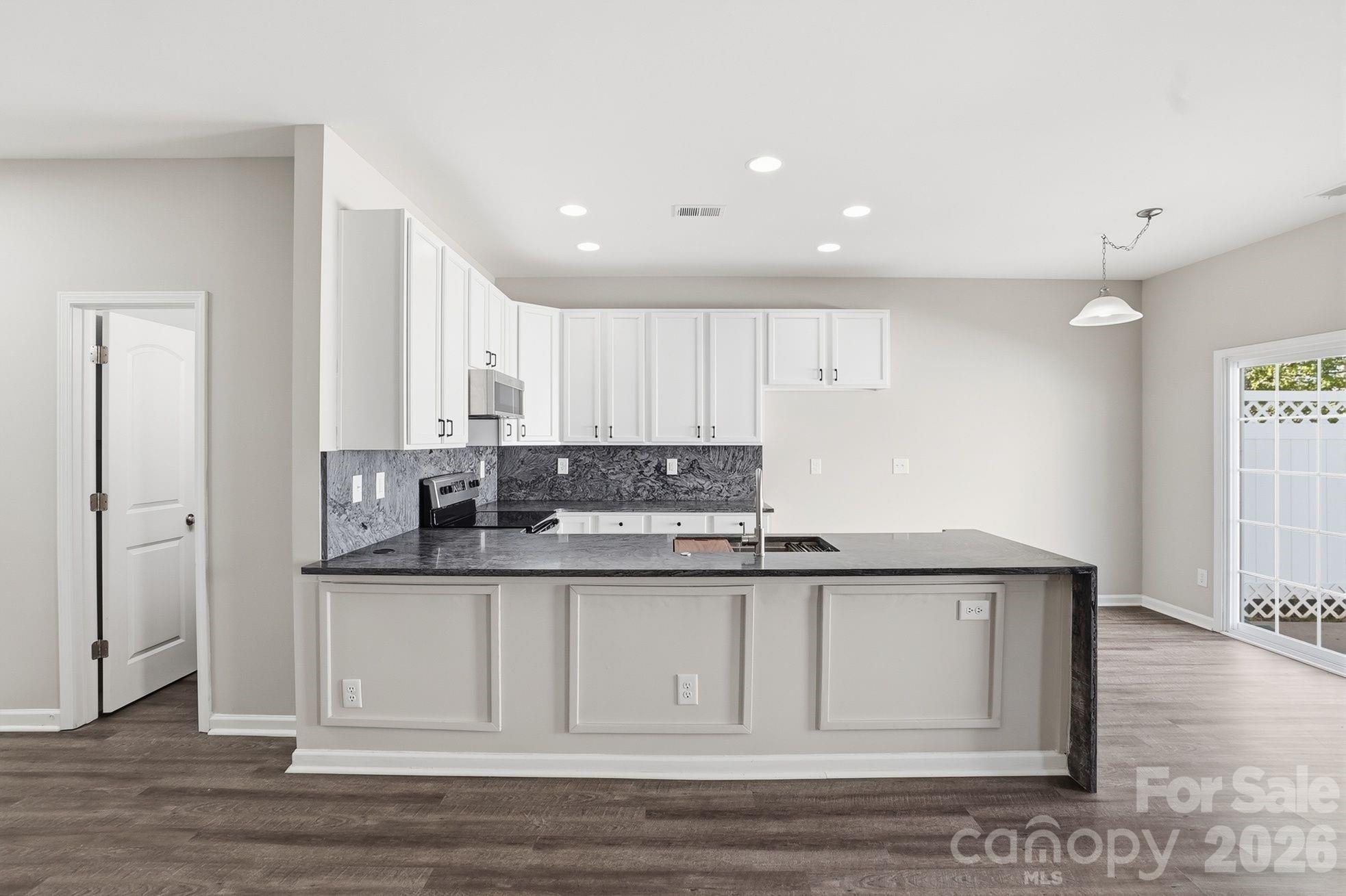 2095 Shady Pond Drive — Clover