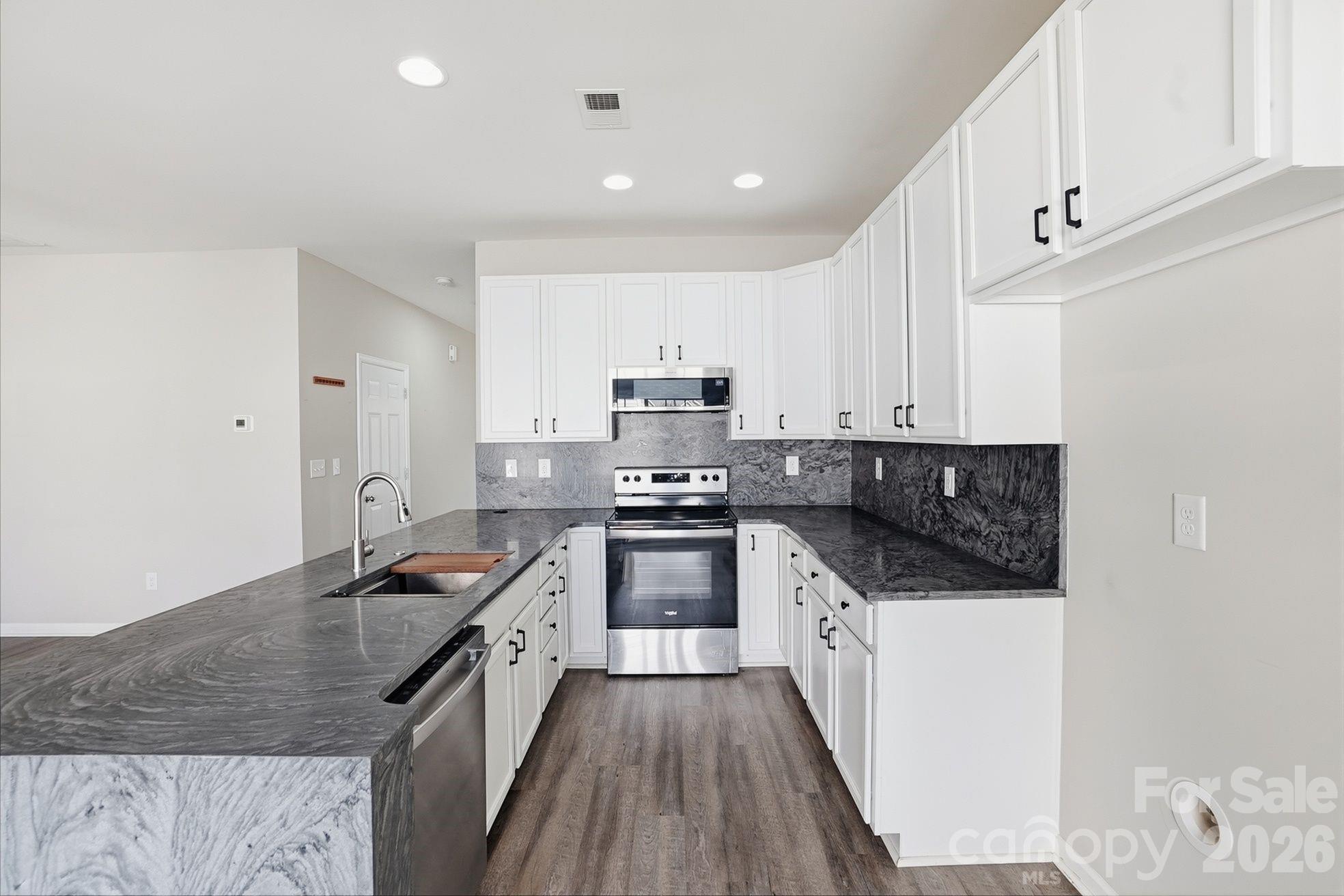 2095 Shady Pond Drive — Clover