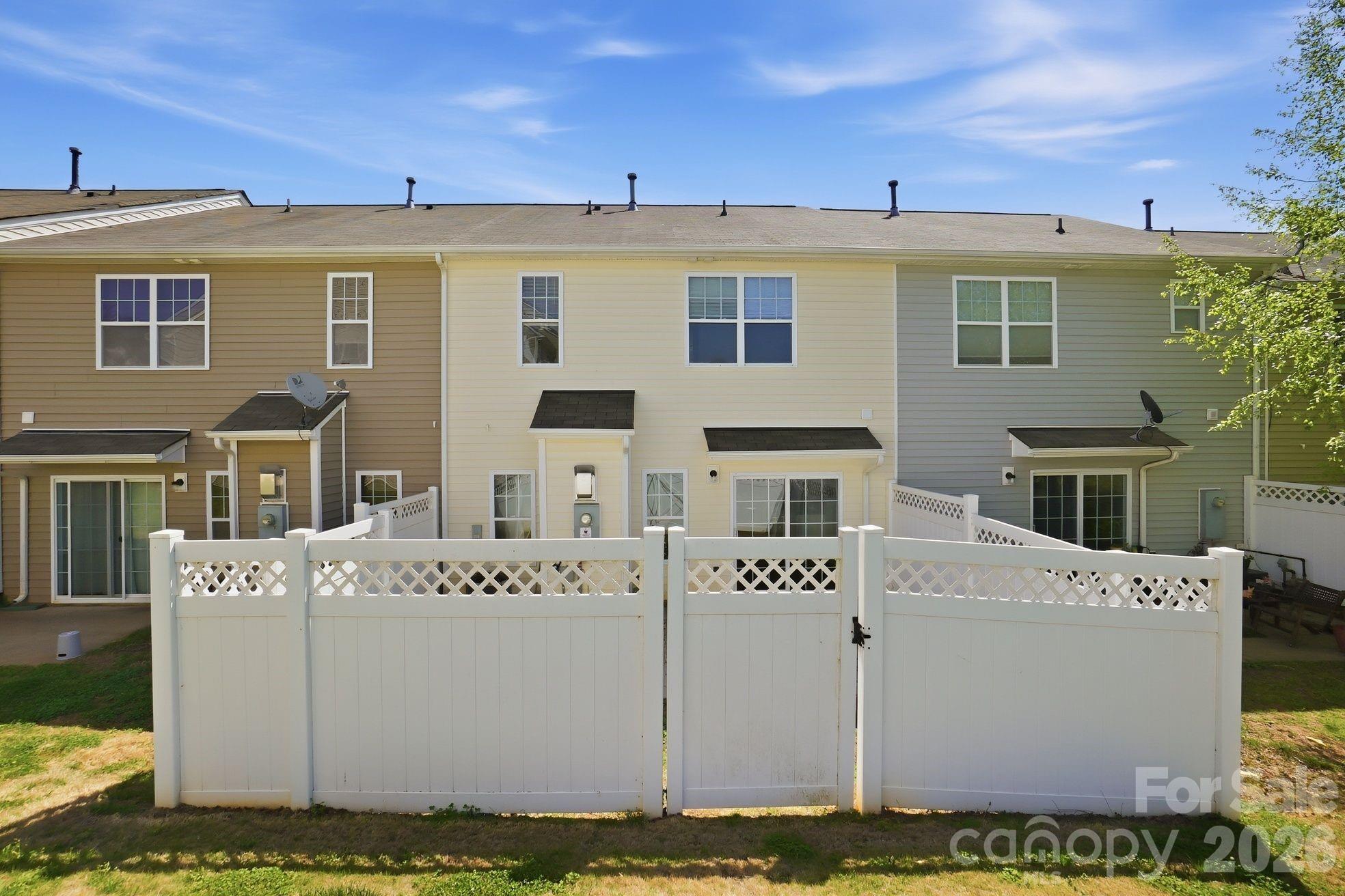 2095 Shady Pond Drive — Clover