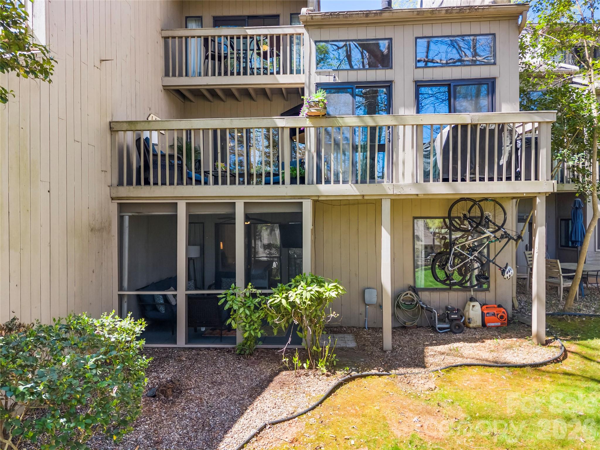 133 Pine Grove Circle — Clover