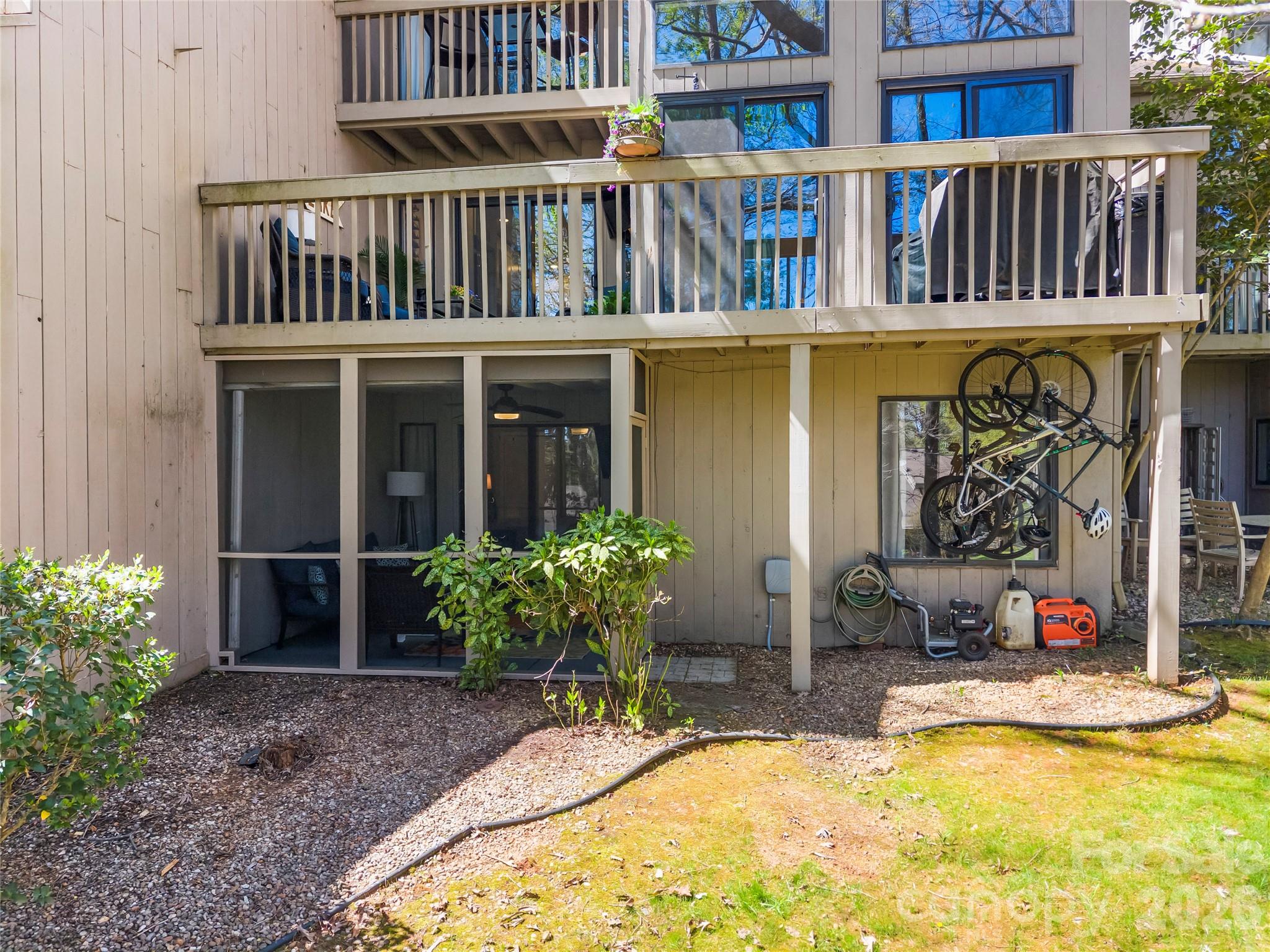 133 Pine Grove Circle — Clover