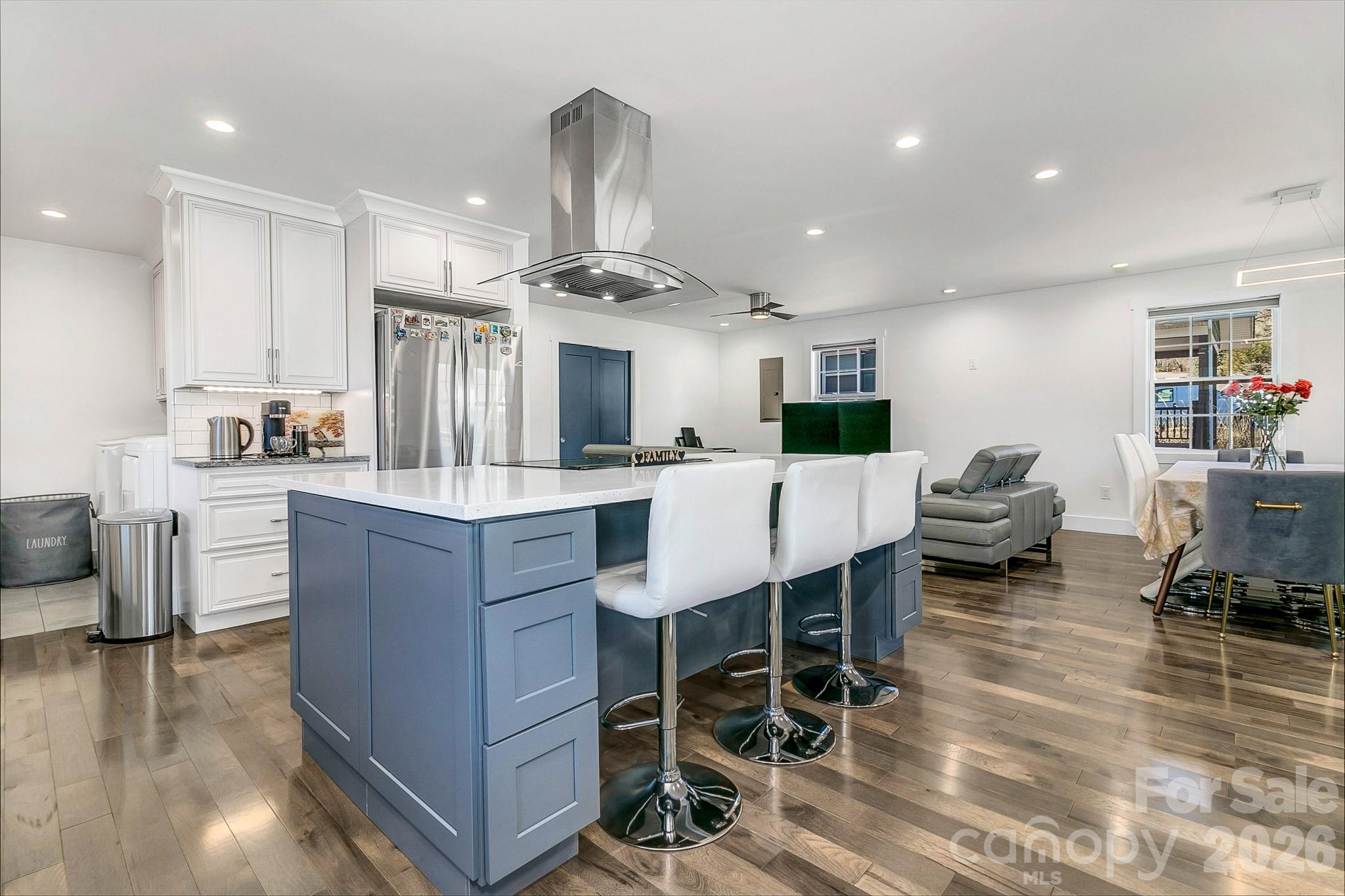 215 E Oakview Road — Asheville
