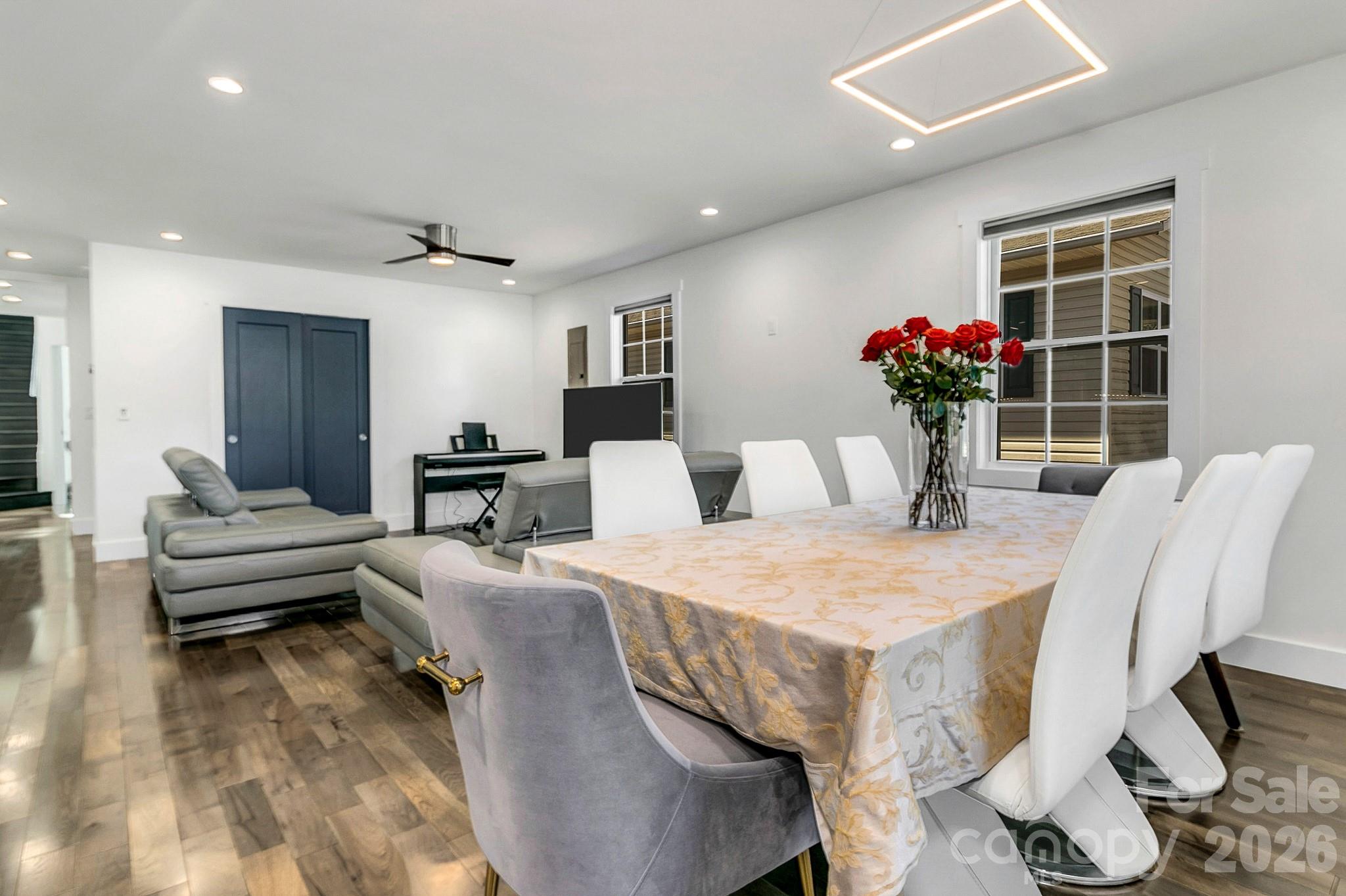 215 E Oakview Road — Asheville