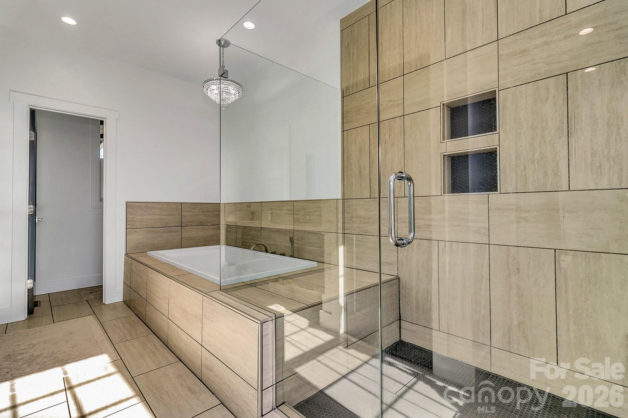 215 E Oakview Road — Asheville