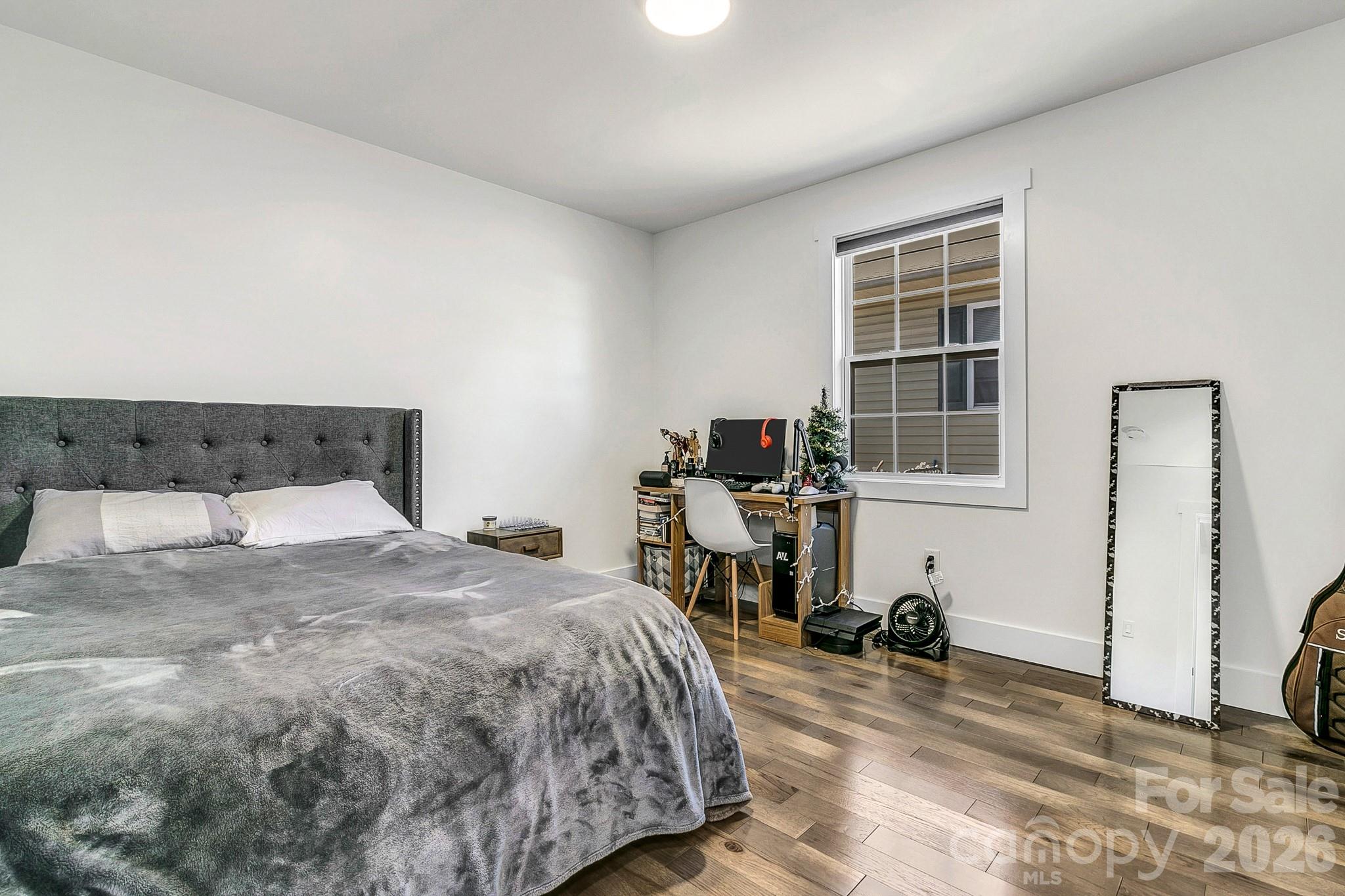 215 E Oakview Road — Asheville
