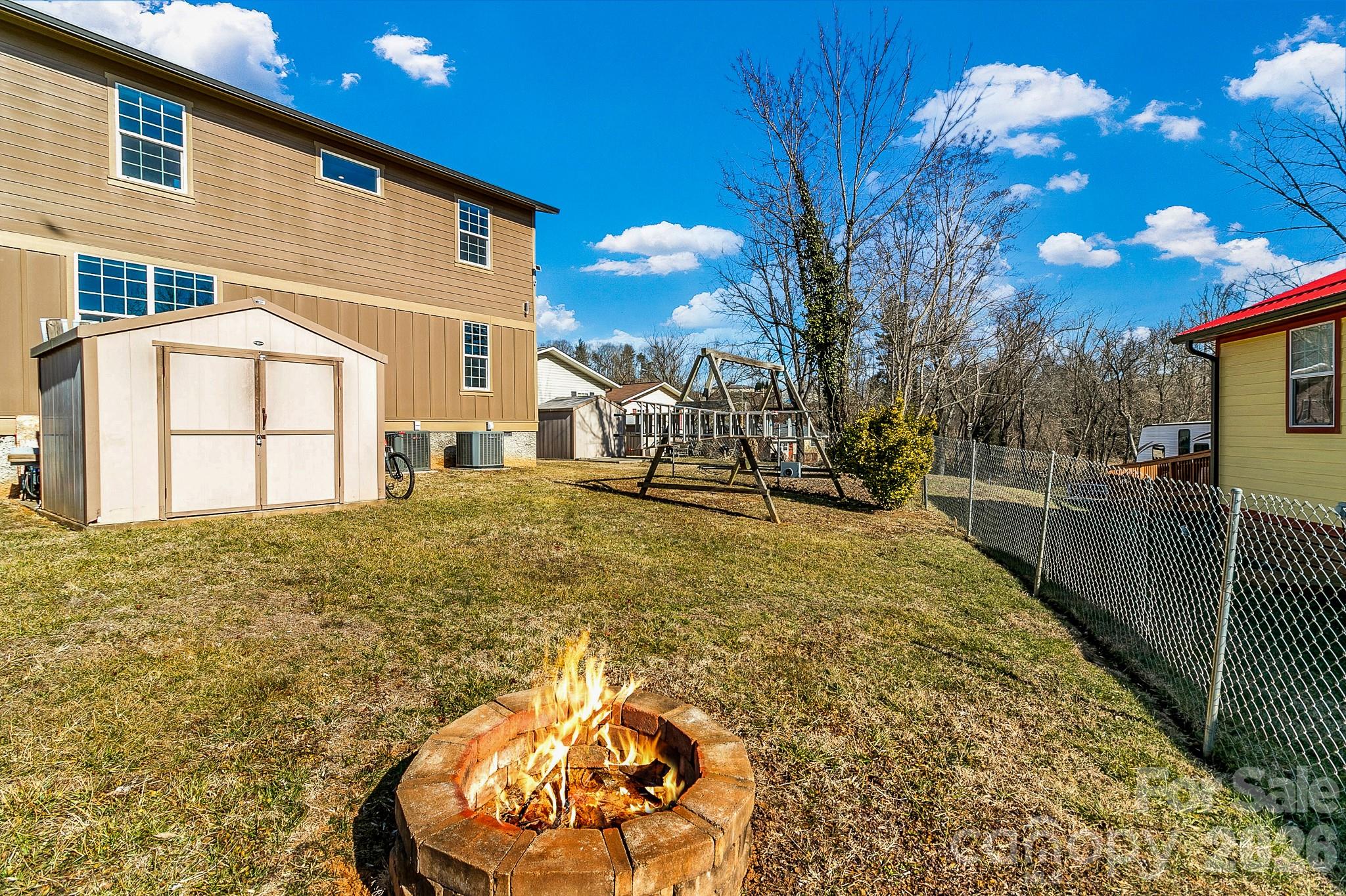215 E Oakview Road — Asheville