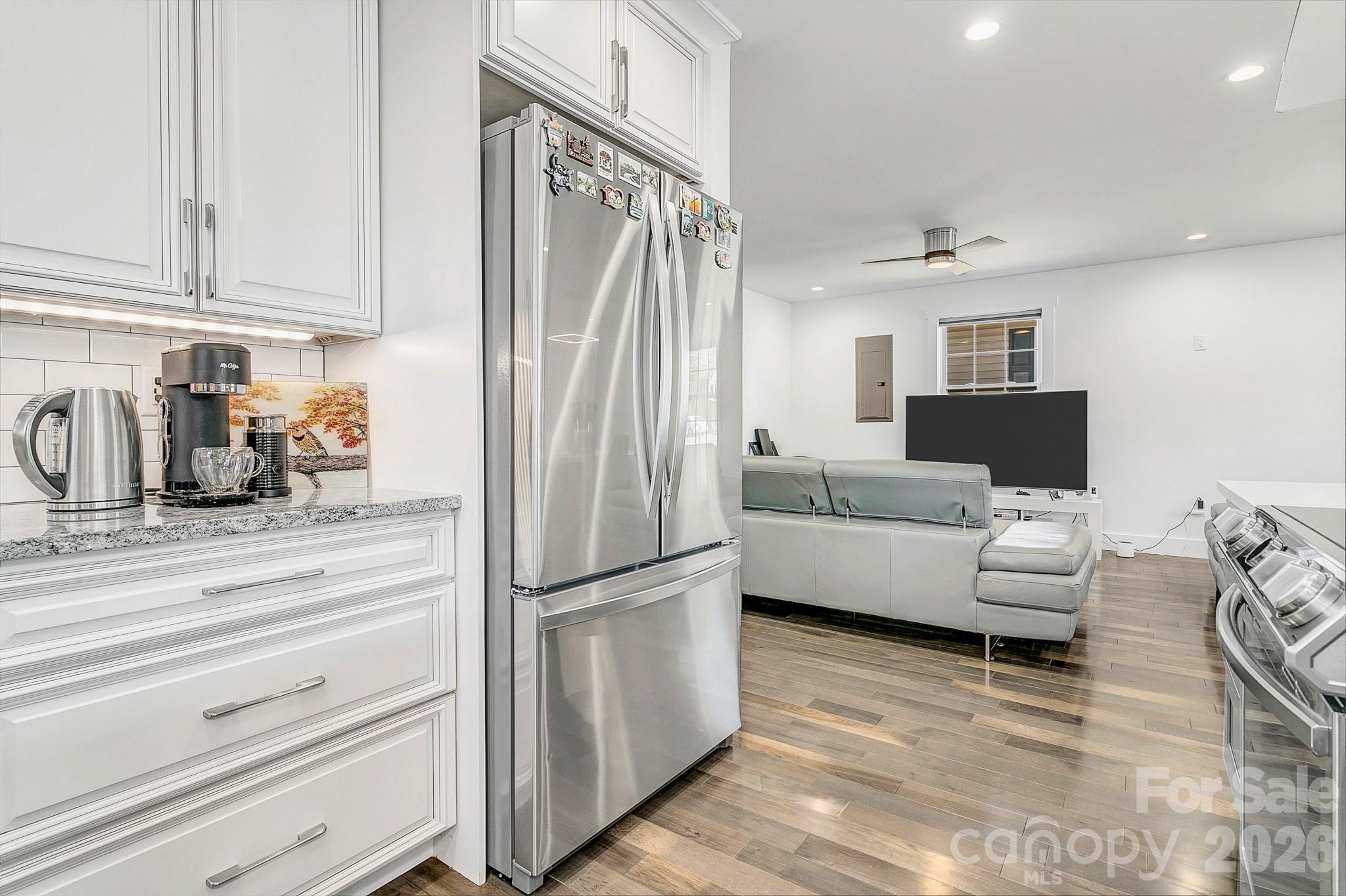 215 E Oakview Road — Asheville