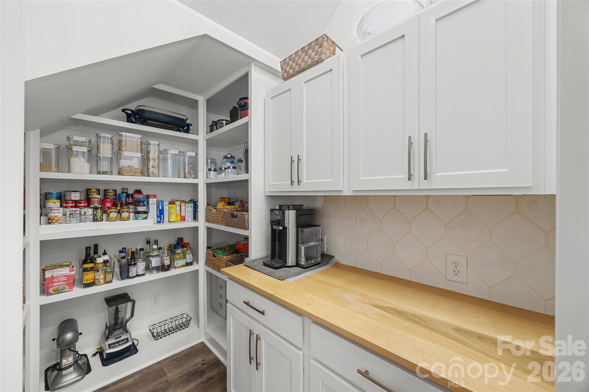 16016 Tulloch Road — Charlotte