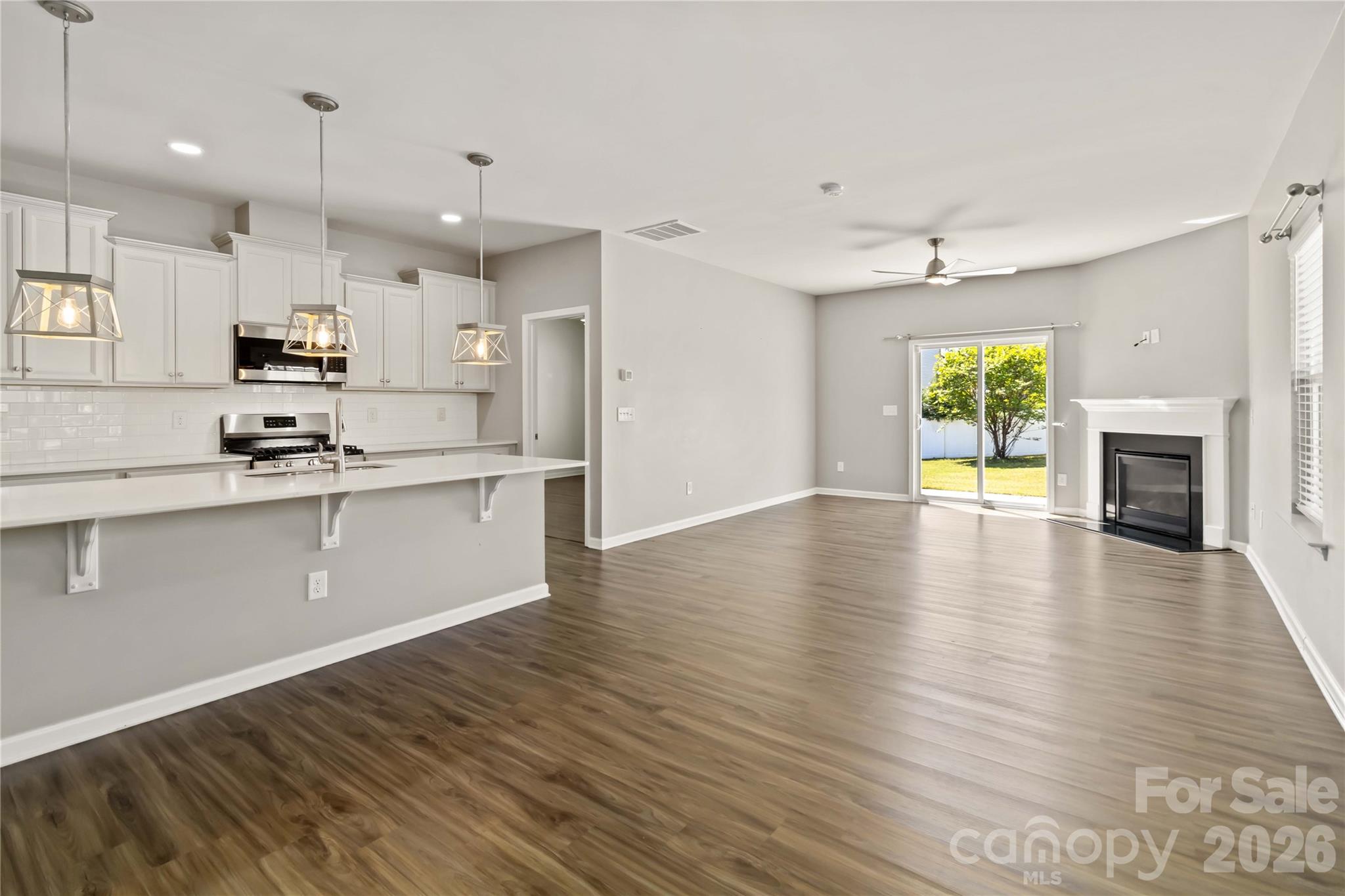 1016 Loggerhead Drive — Lancaster
